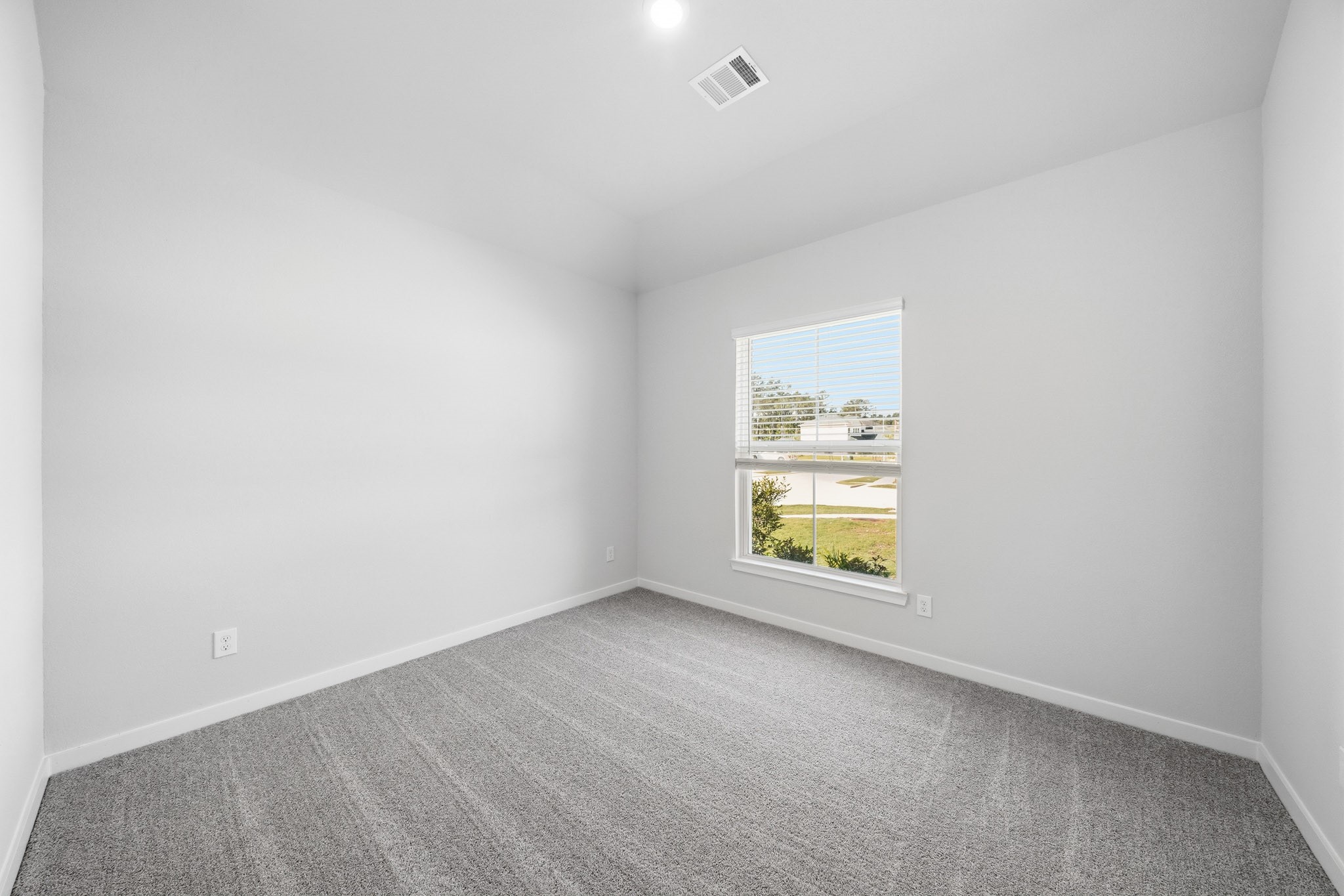 7514 Tall Foxglove Court Property Photo 3