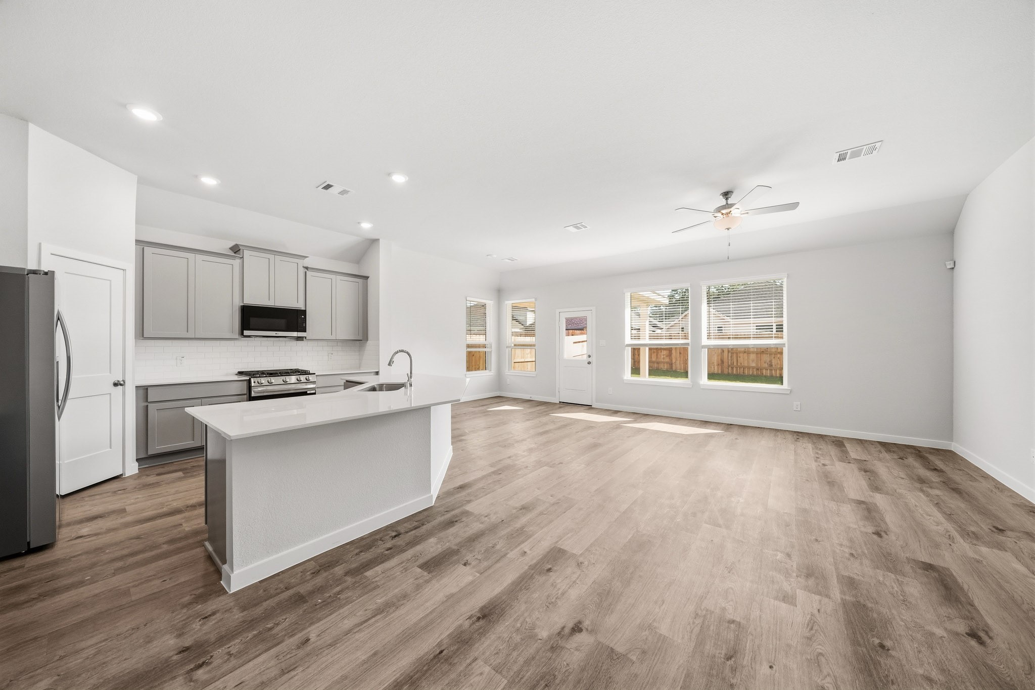 7514 Tall Foxglove Court Property Photo 12