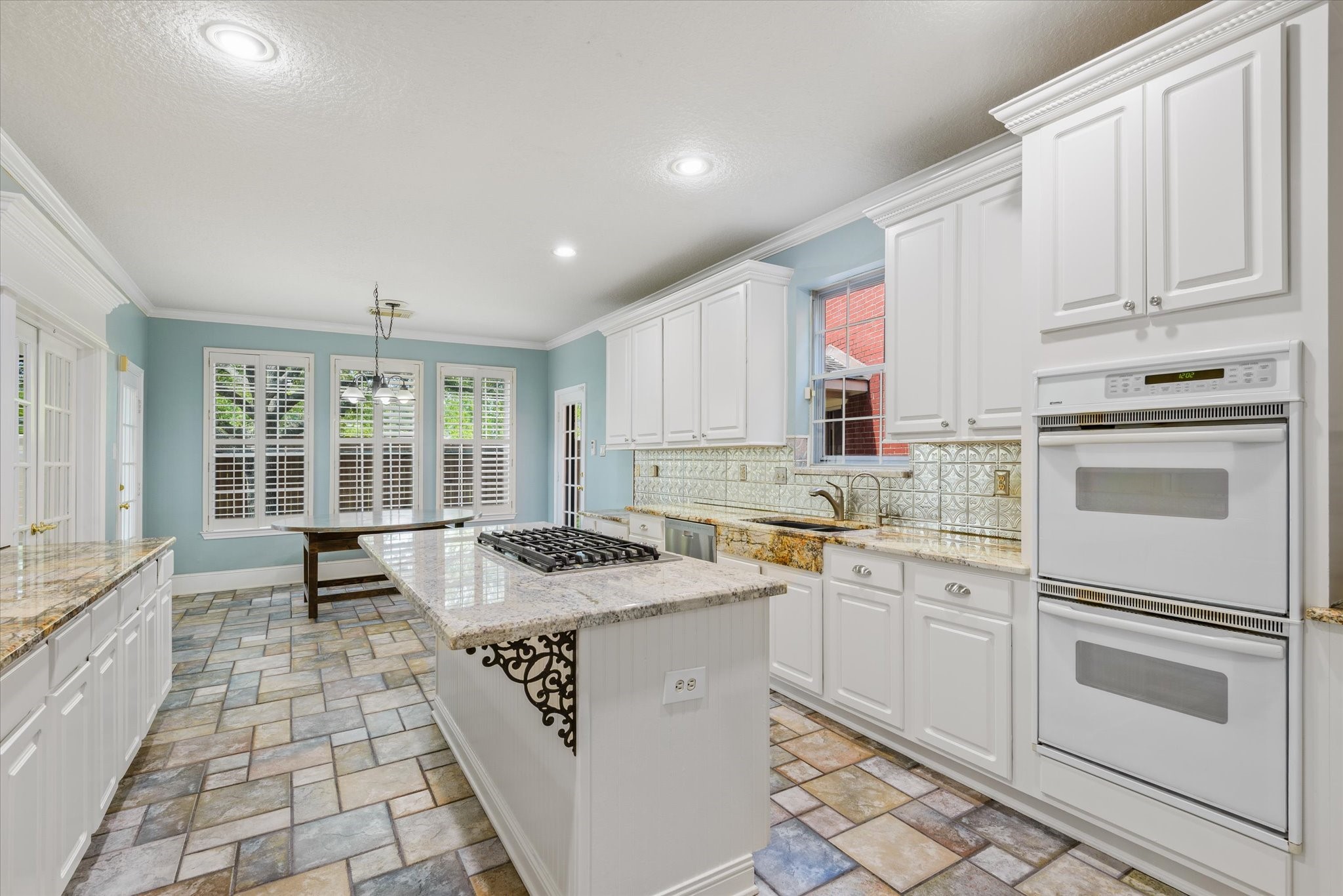 1802 Cloud Croft Drive Property Photo 9