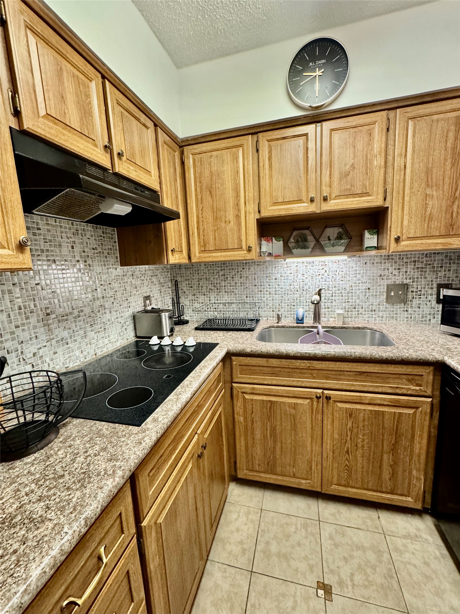 2601 Bellefontaine St A107 Property Photo 8