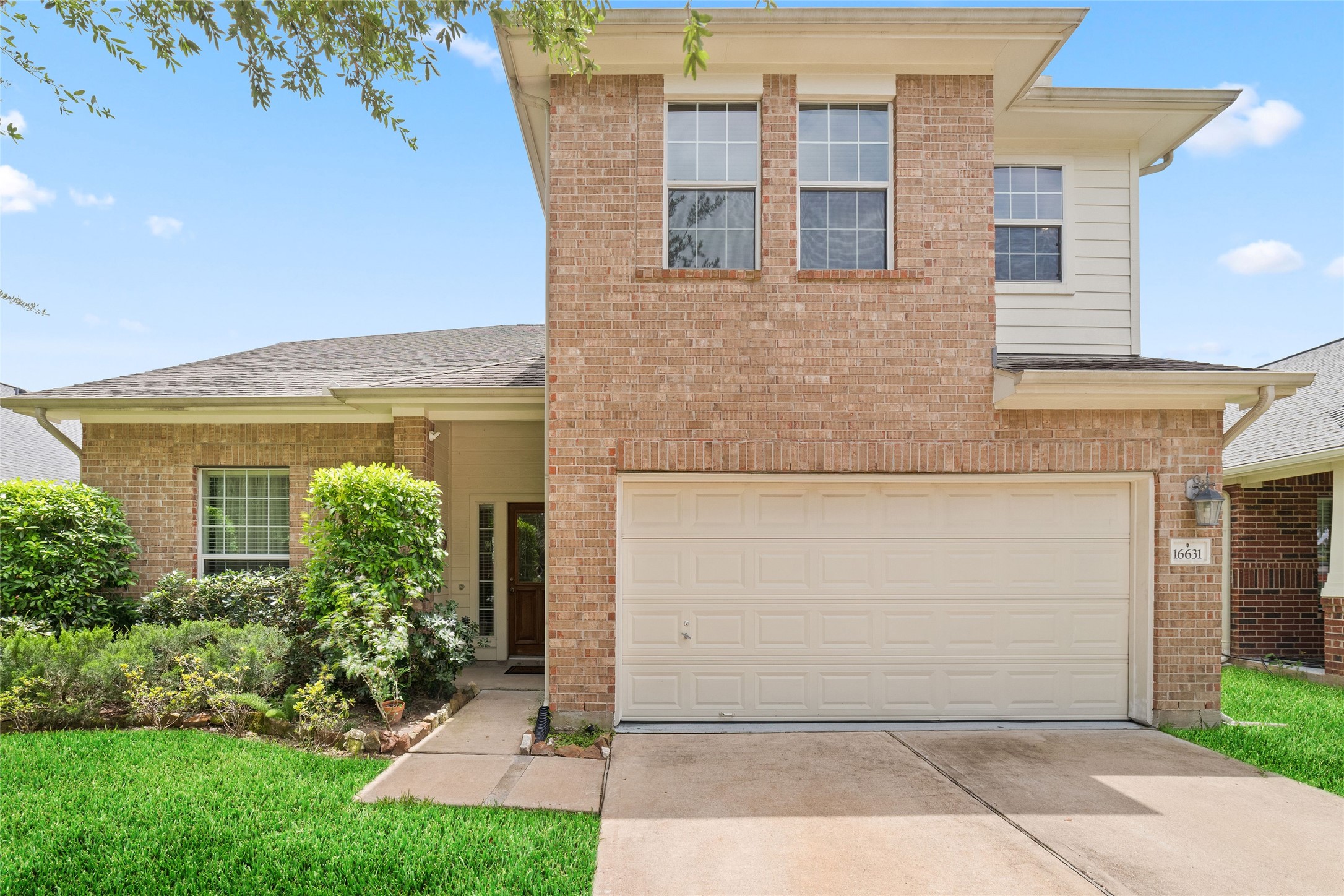 16631 Sperry Gardens Drive Property Photo 1