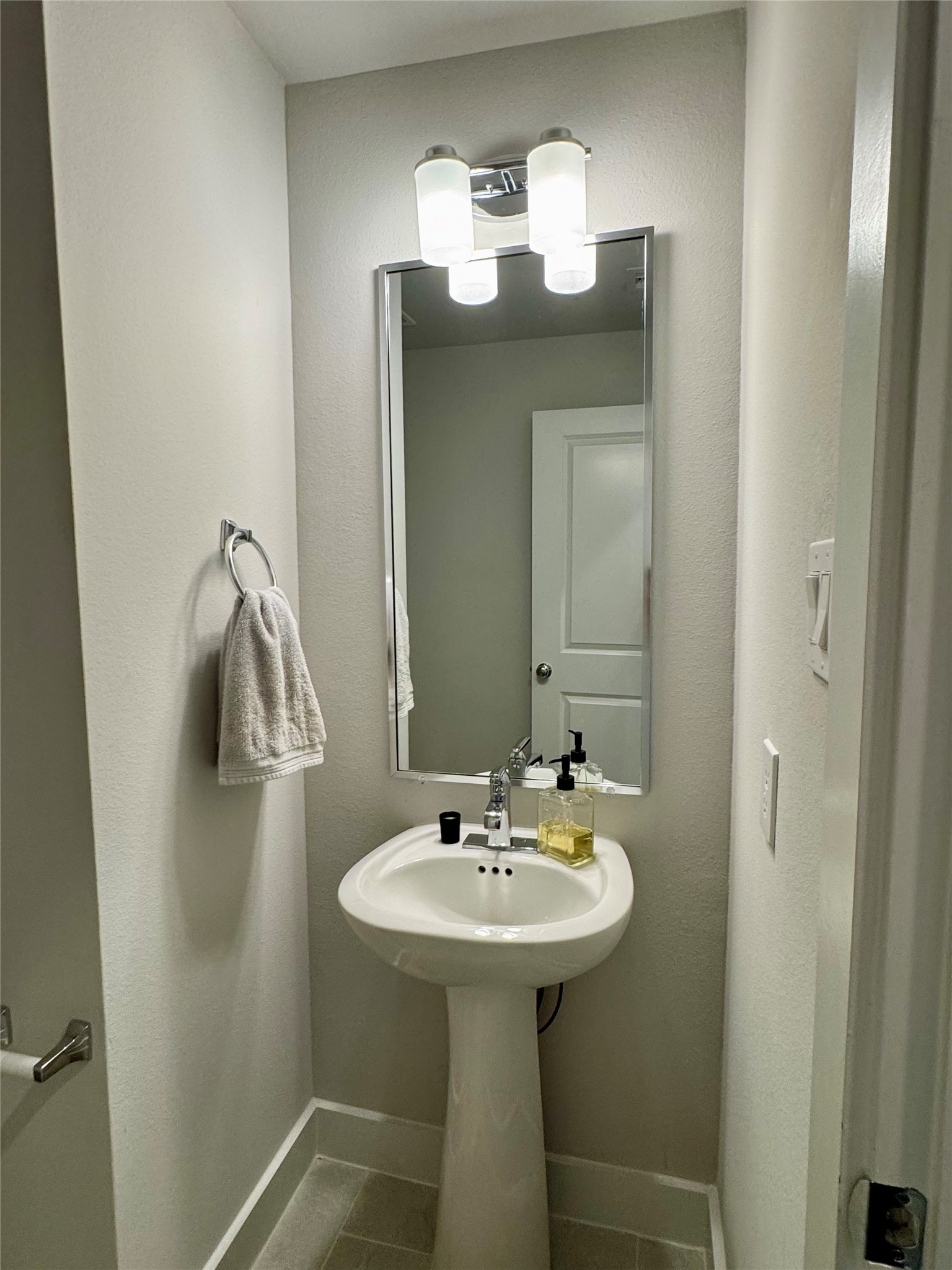 1282 N Post Oak Road A Property Photo 25
