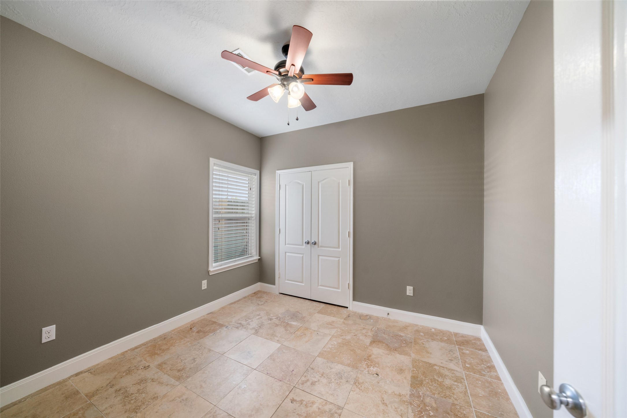 307 Covecrest Drive B Property Photo 6