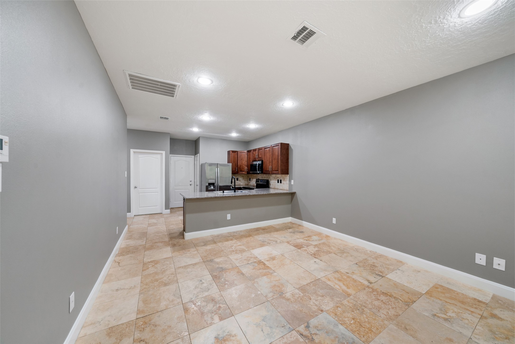 307 Covecrest Drive B Property Photo 15