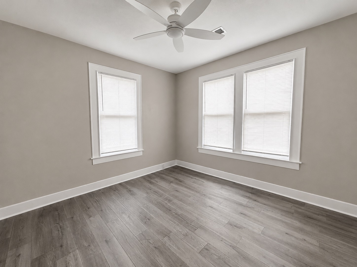 2406 35th Street Property Photo 3