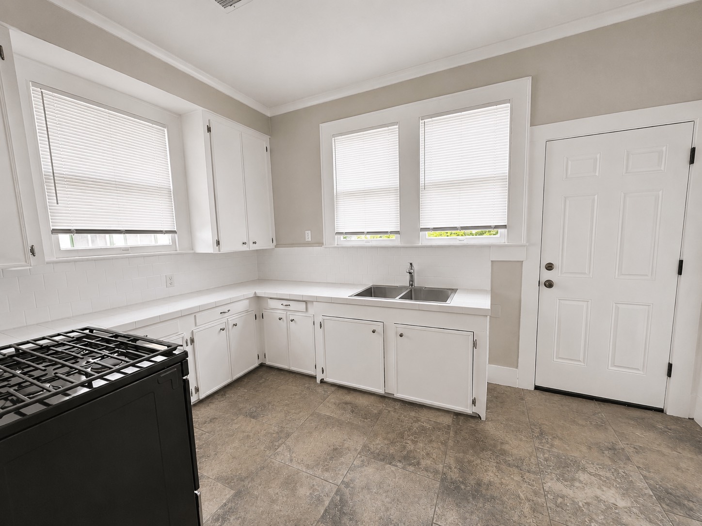 2406 35th Street Property Photo 8