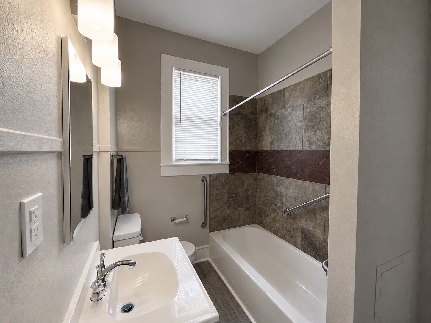 2406 35th Street Property Photo 11
