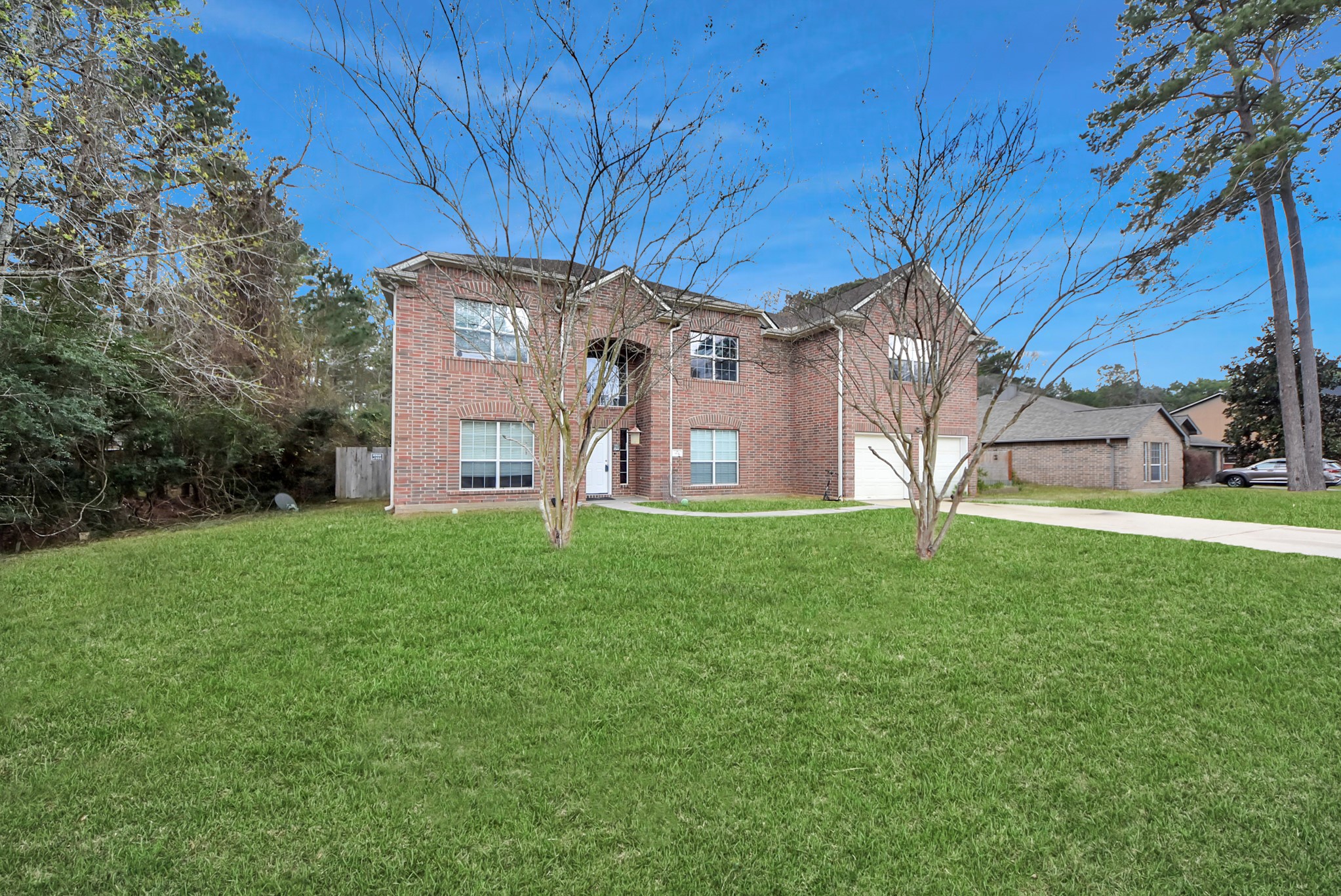 915 Hinsdale Property Photo 4