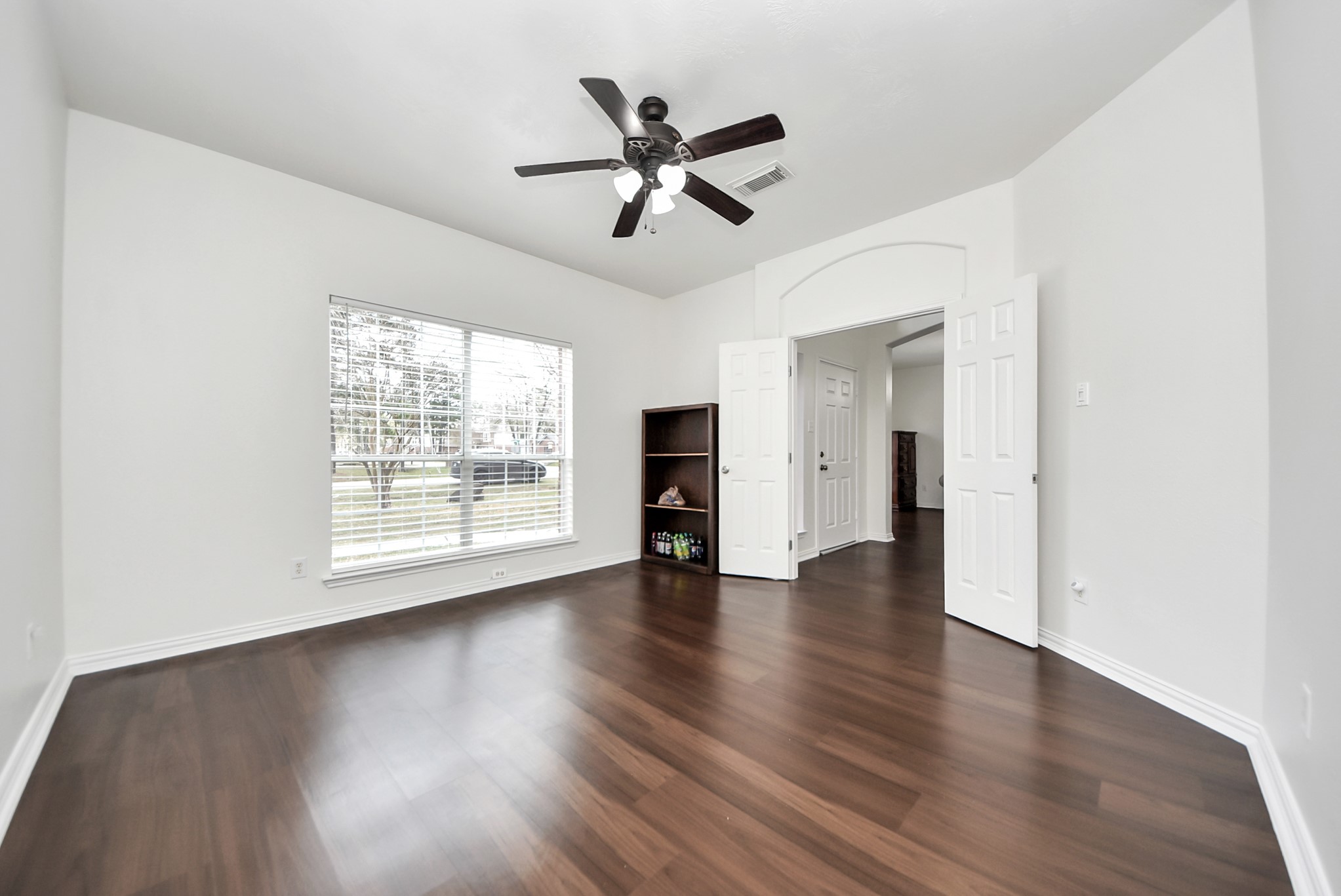915 Hinsdale Property Photo 9