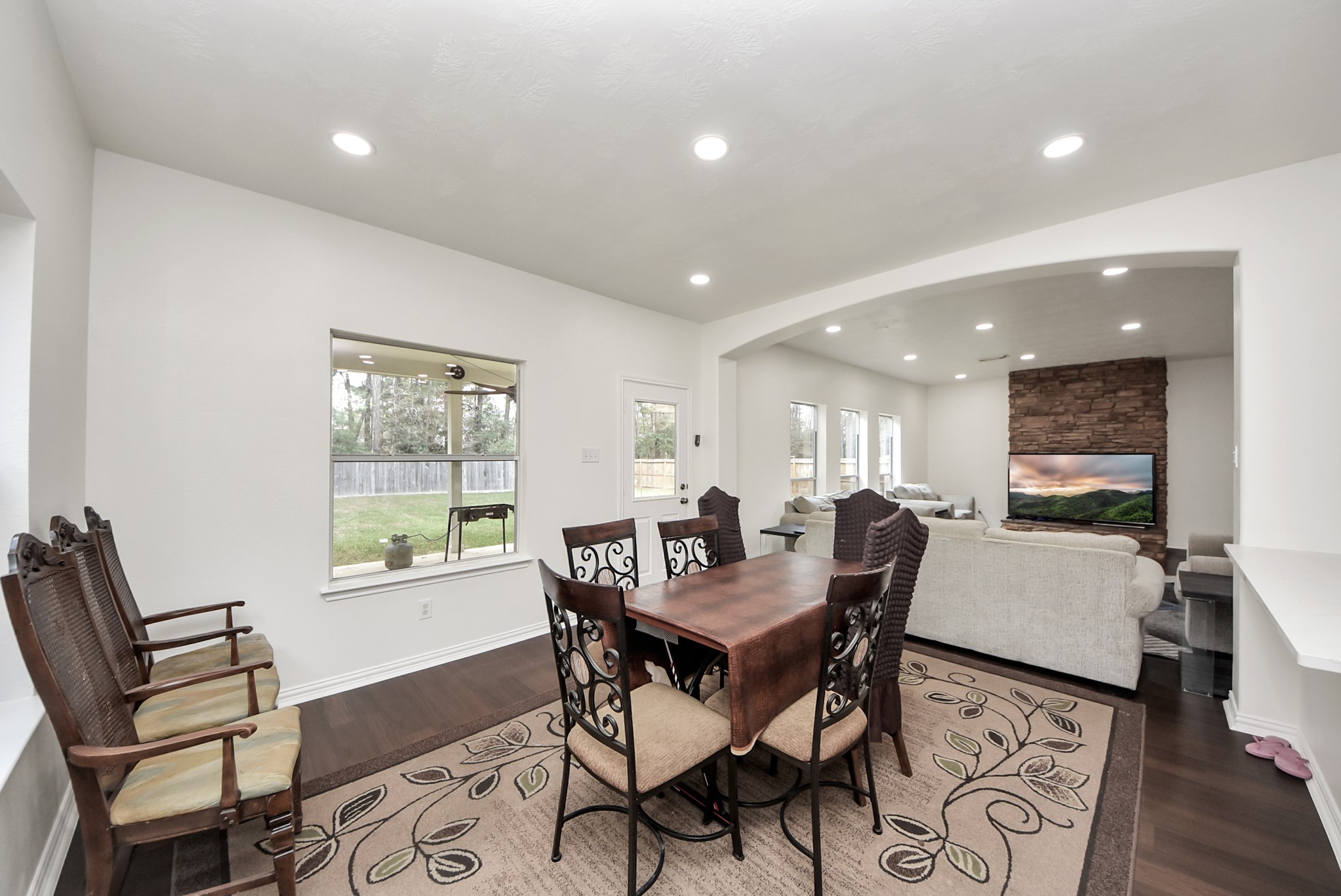 915 Hinsdale Property Photo 13