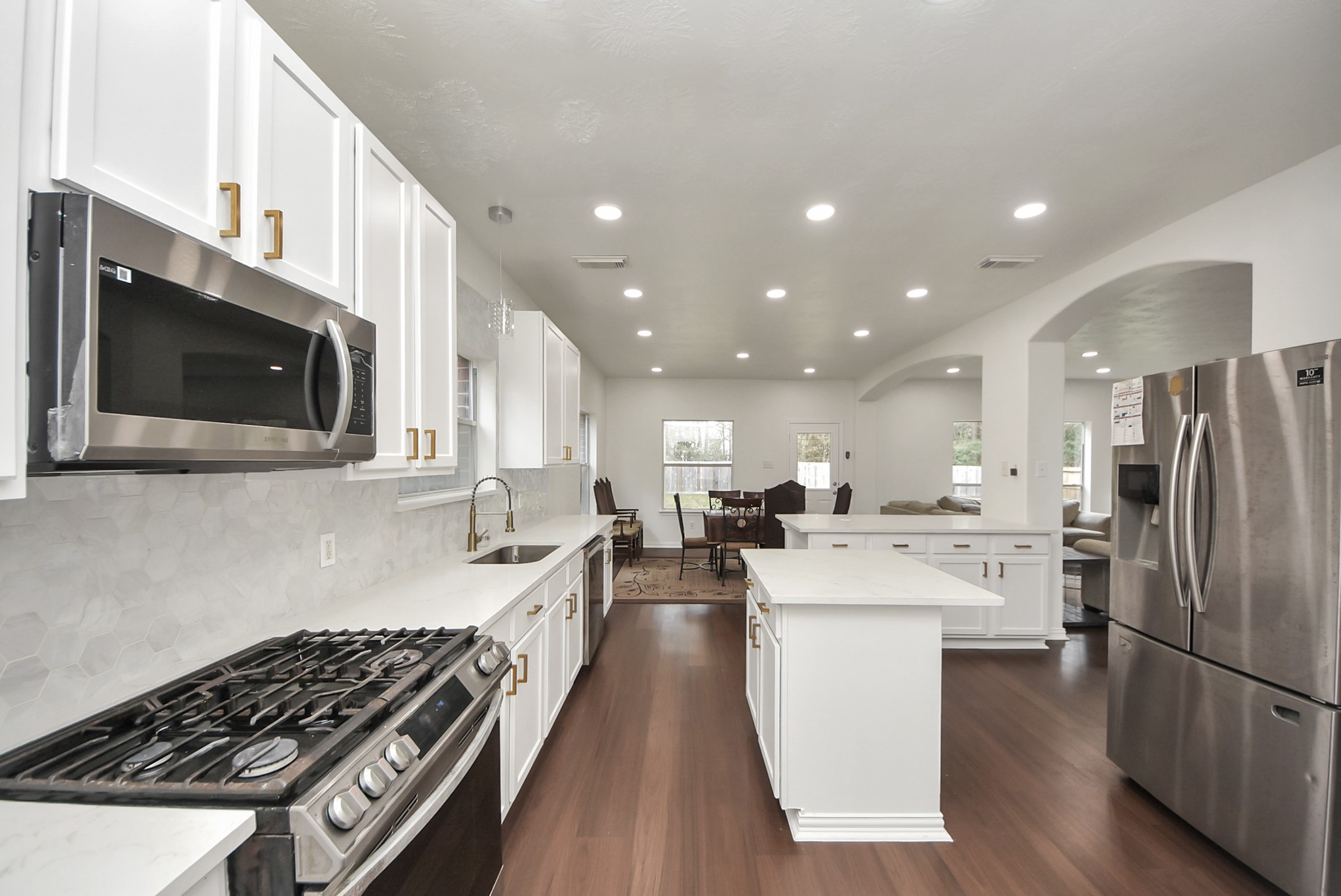 915 Hinsdale Property Photo 14