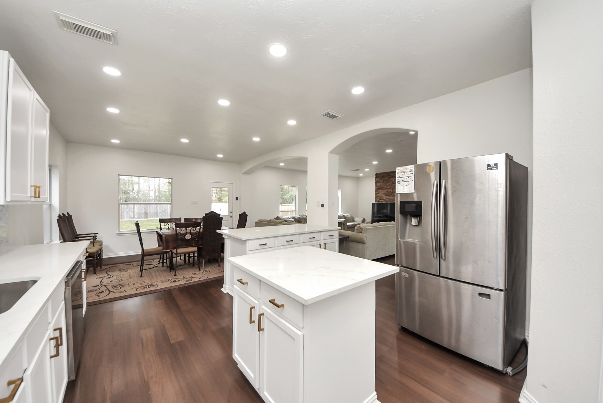 915 Hinsdale Property Photo 16