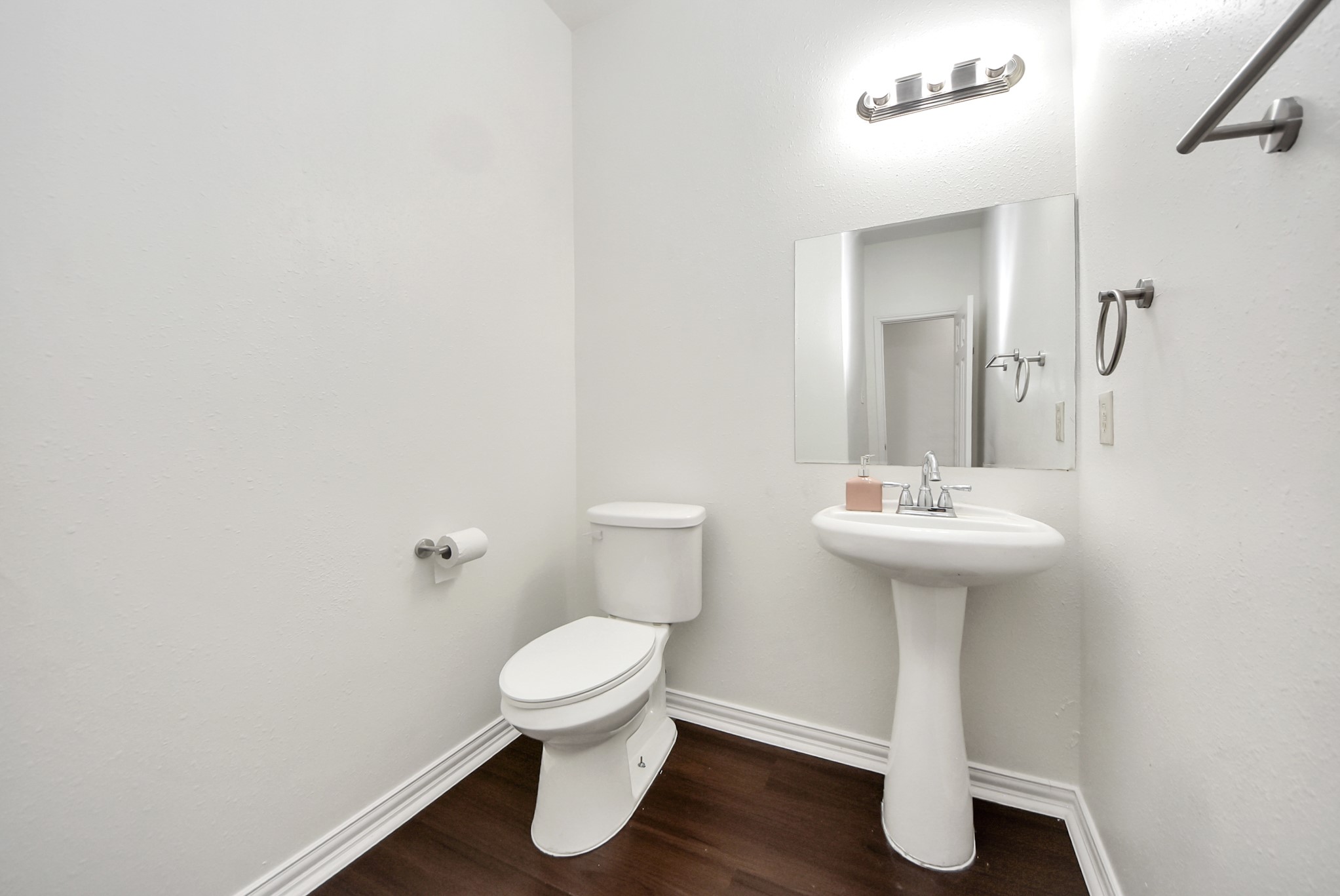 915 Hinsdale Property Photo 21