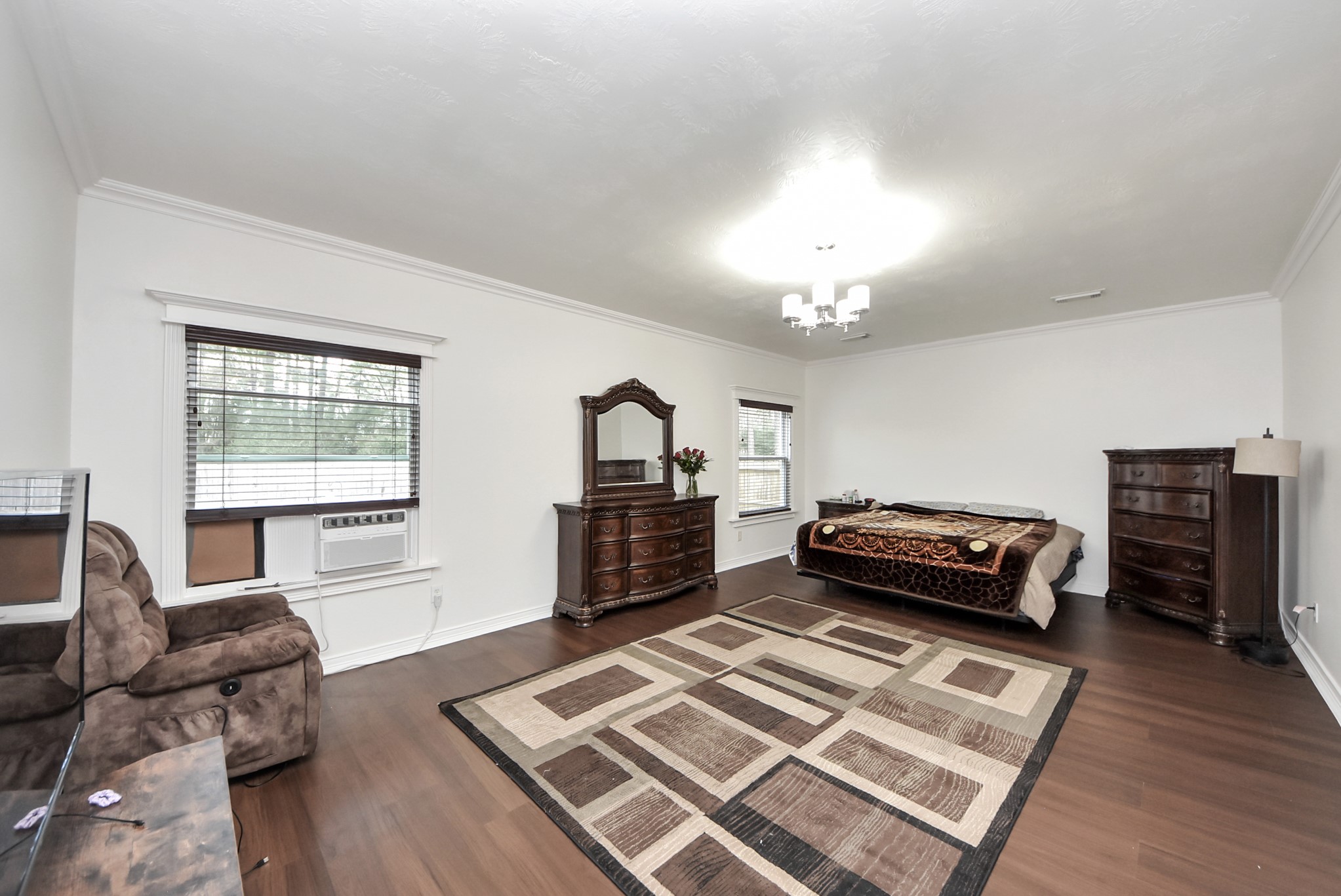 915 Hinsdale Property Photo 22
