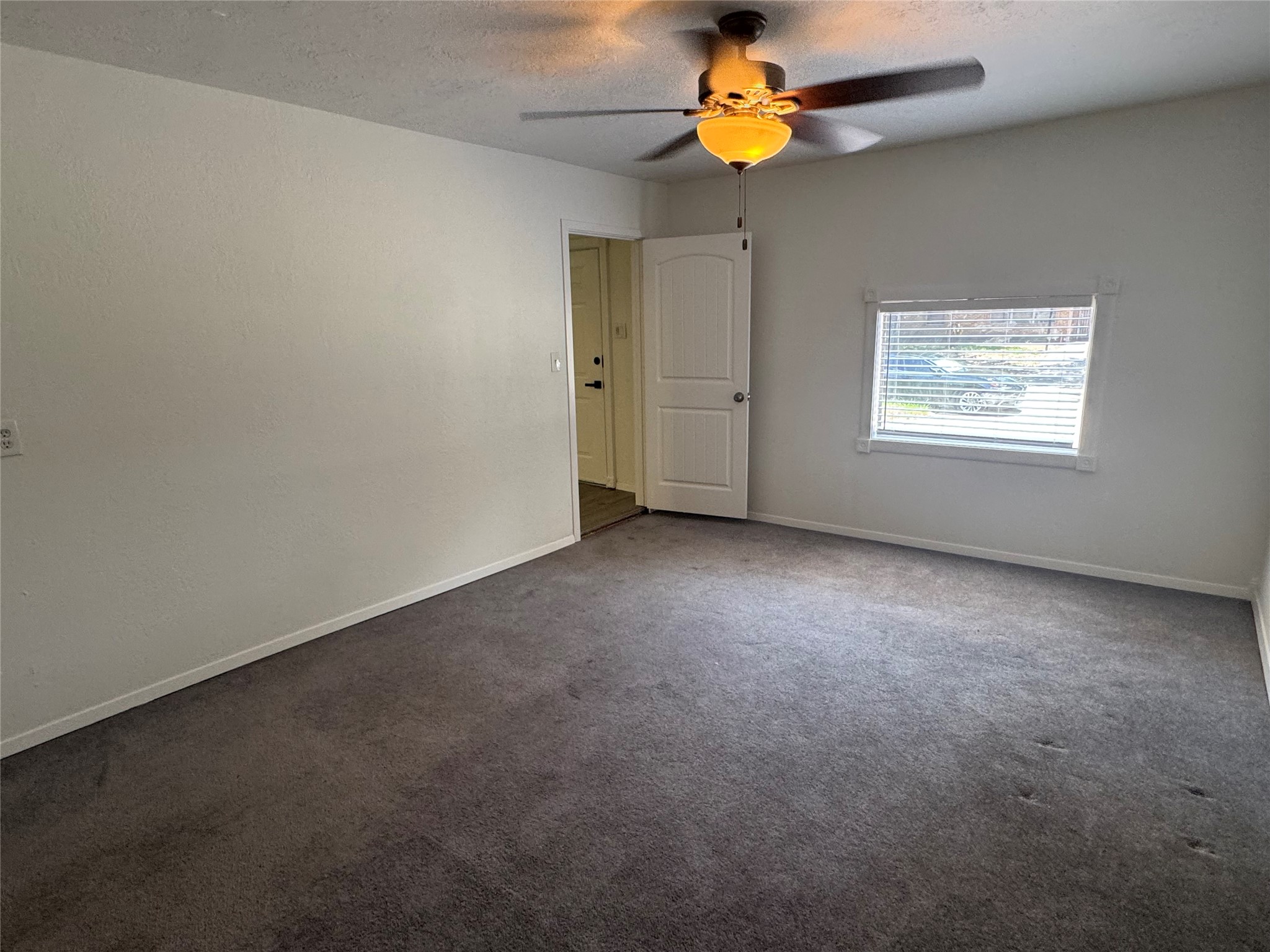 935 Creager Street Property Photo 7