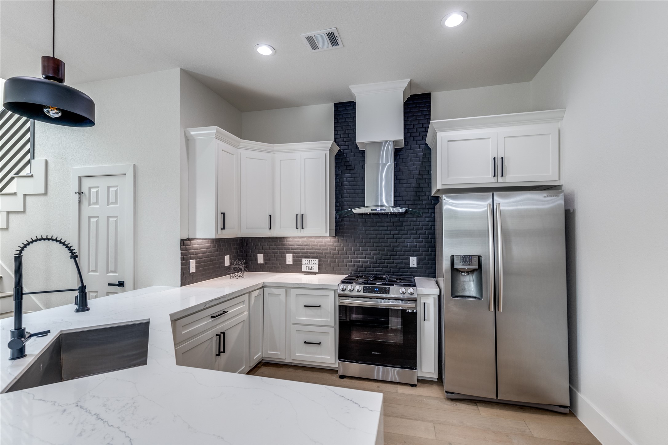 5618 Canal Street Property Photo 6