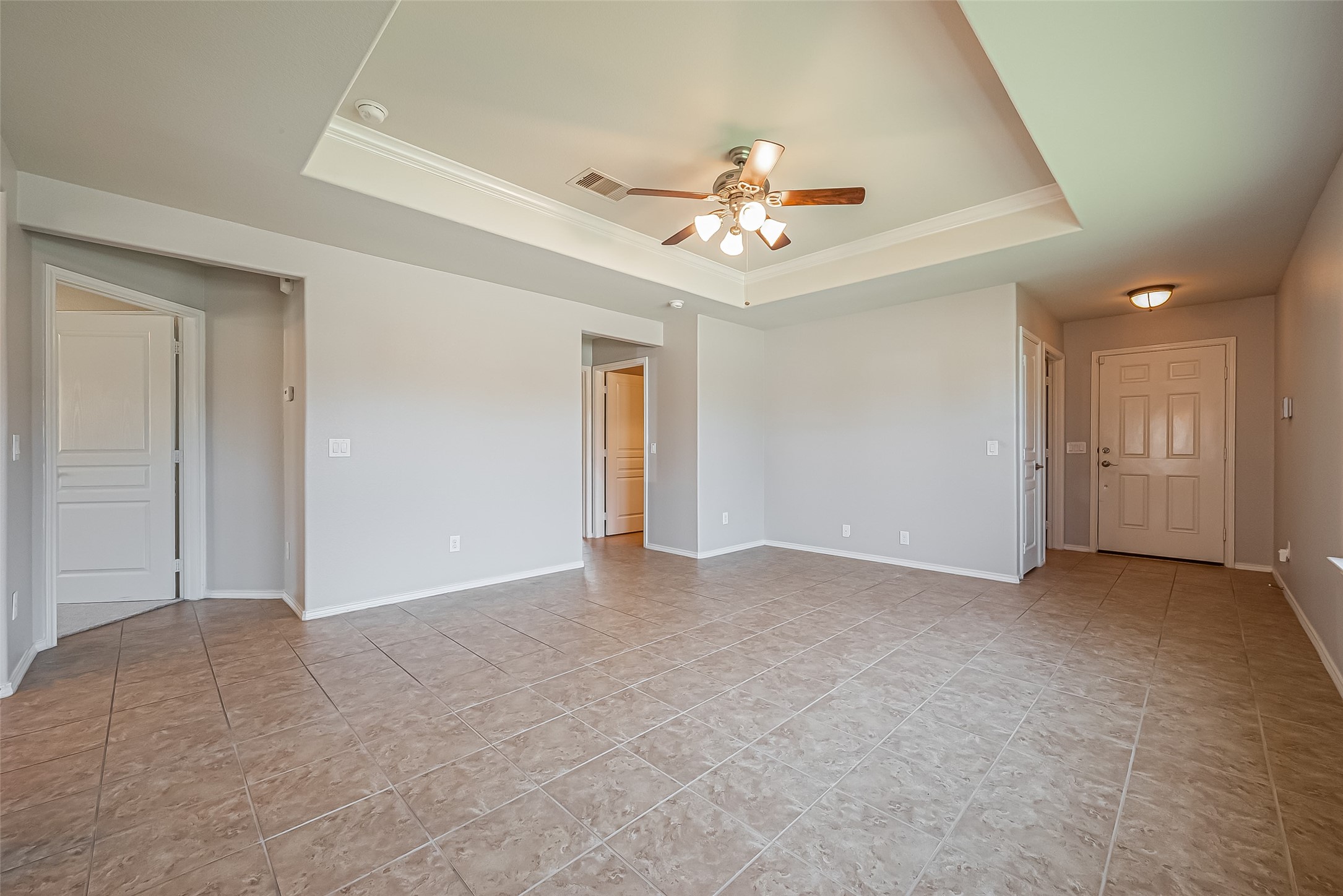 1026 Oleander Way Property Photo 7