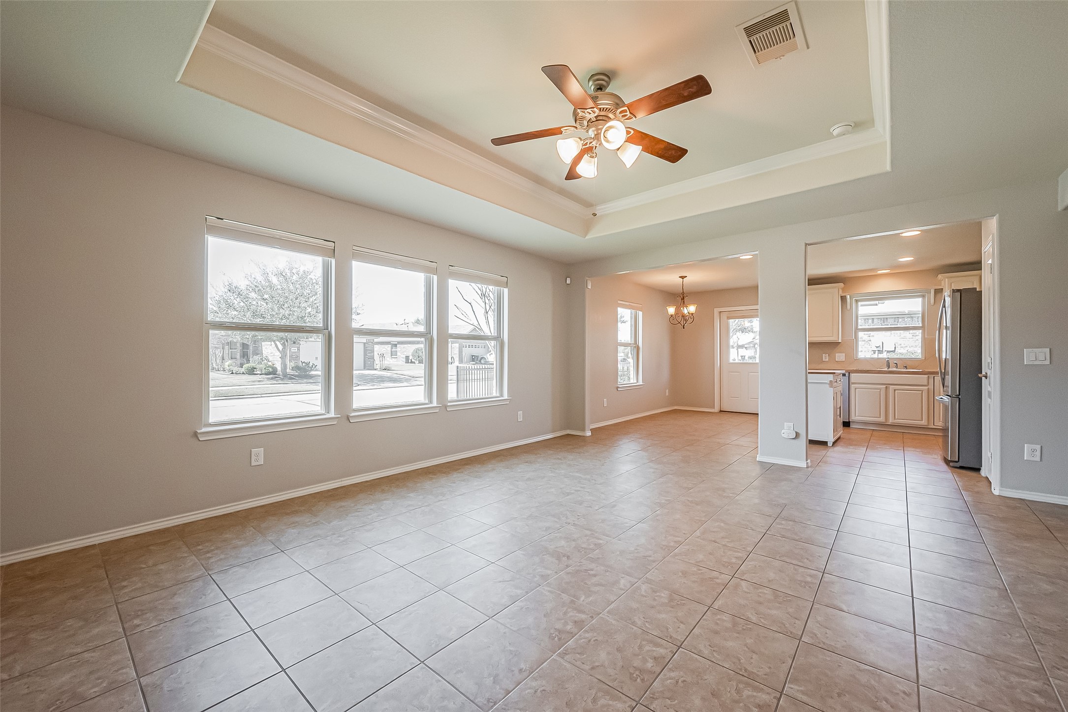1026 Oleander Way Property Photo 9