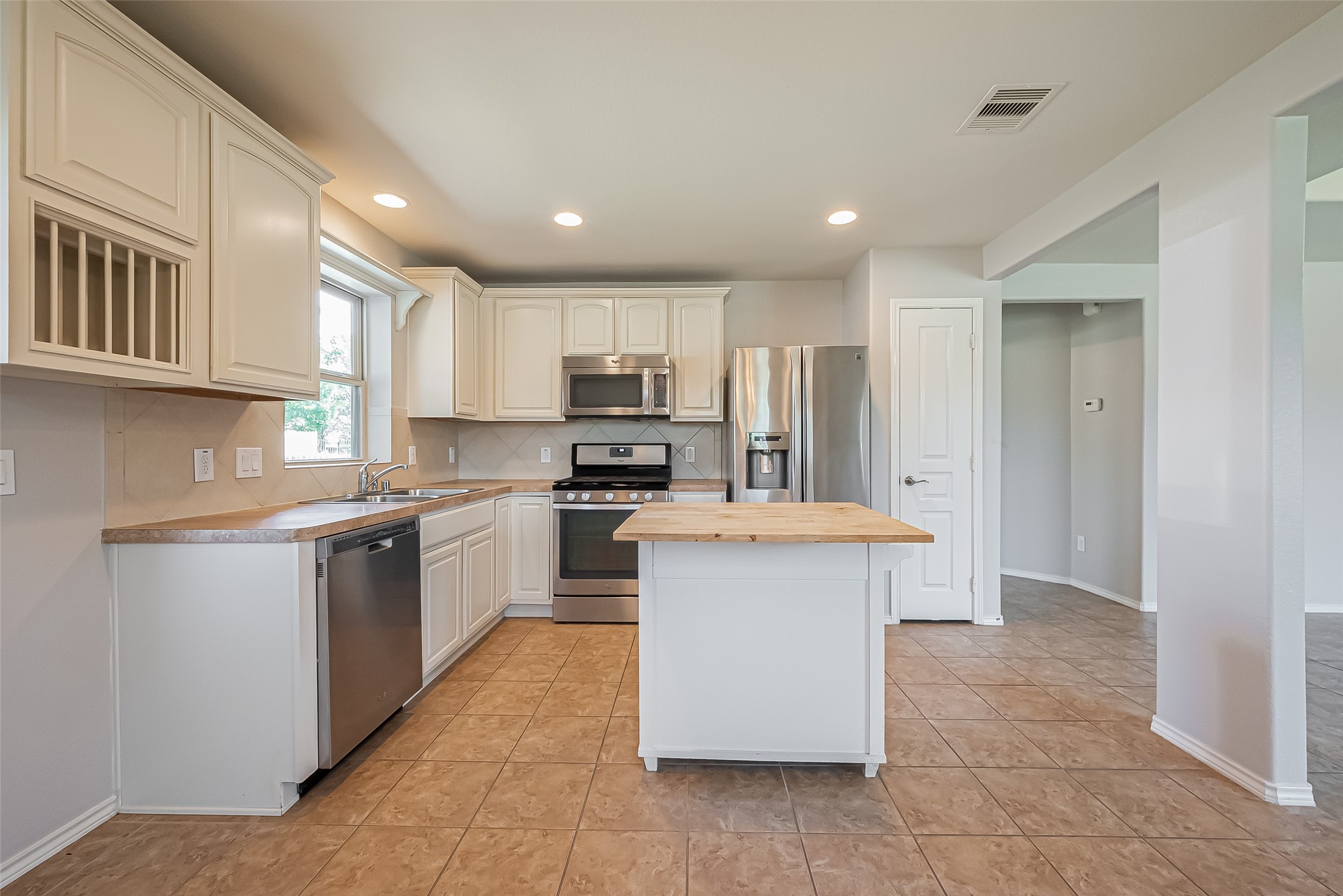 1026 Oleander Way Property Photo 18