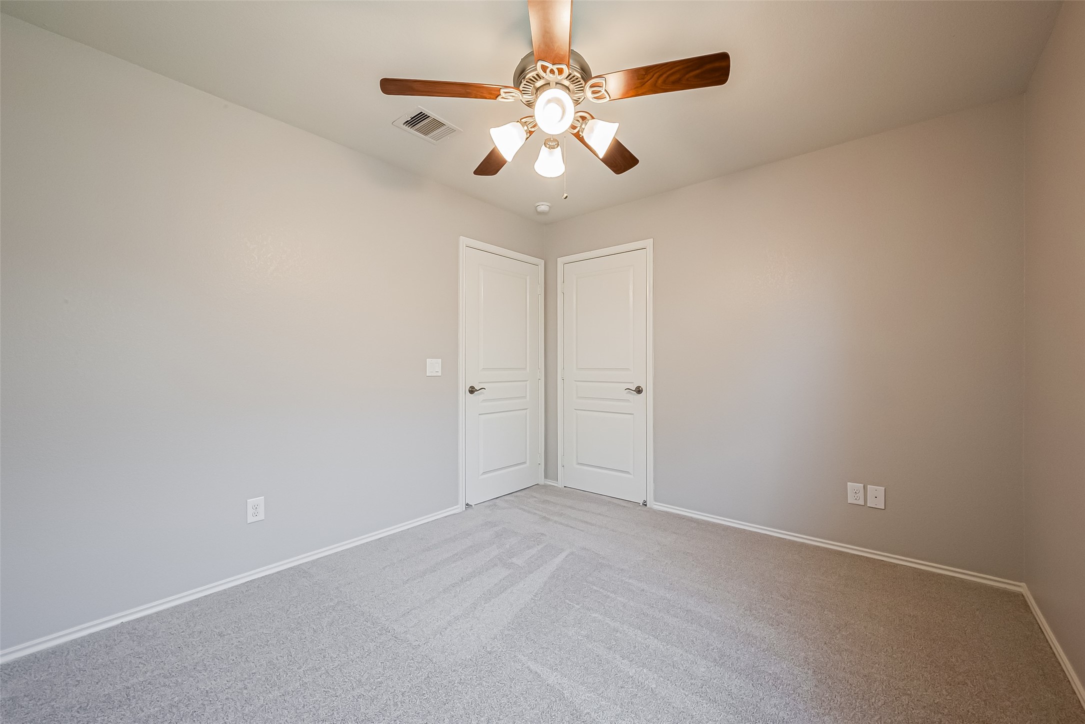 1026 Oleander Way Property Photo 22