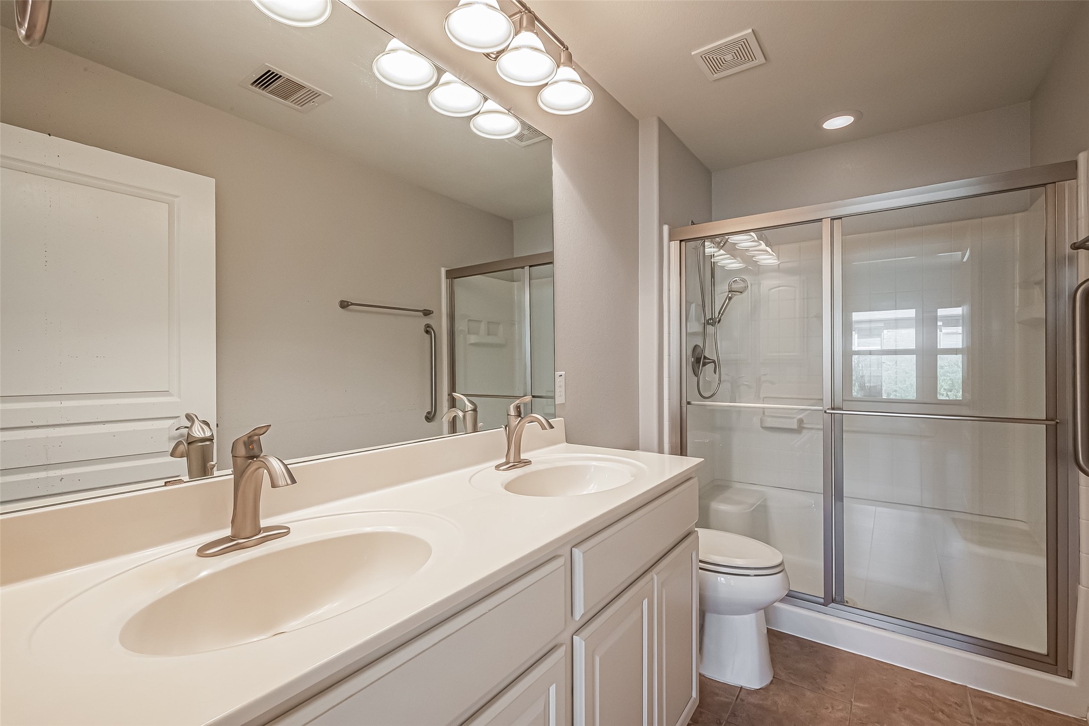 1026 Oleander Way Property Photo 28
