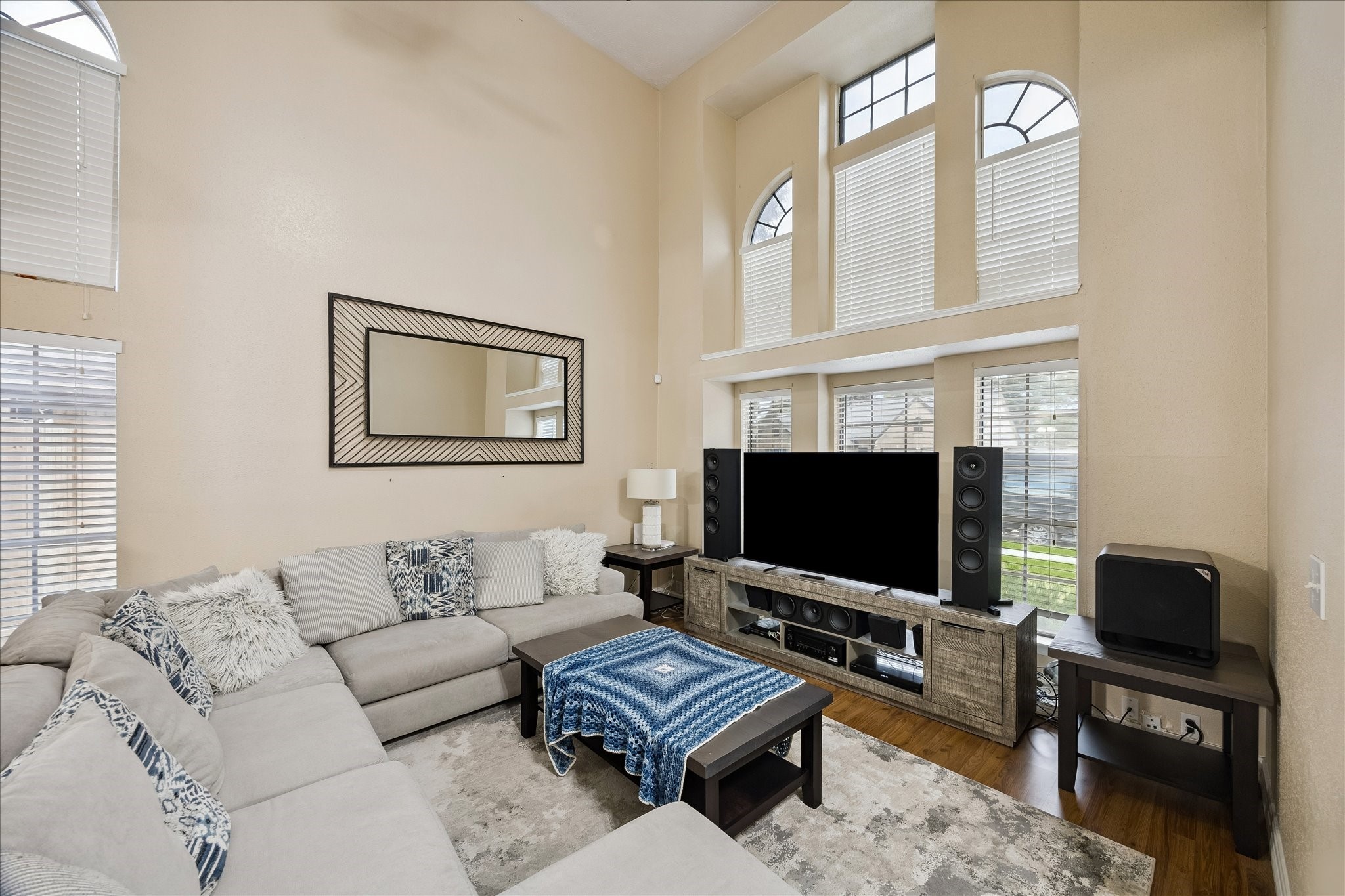 2915 Tower Bridge Court Property Photo 3