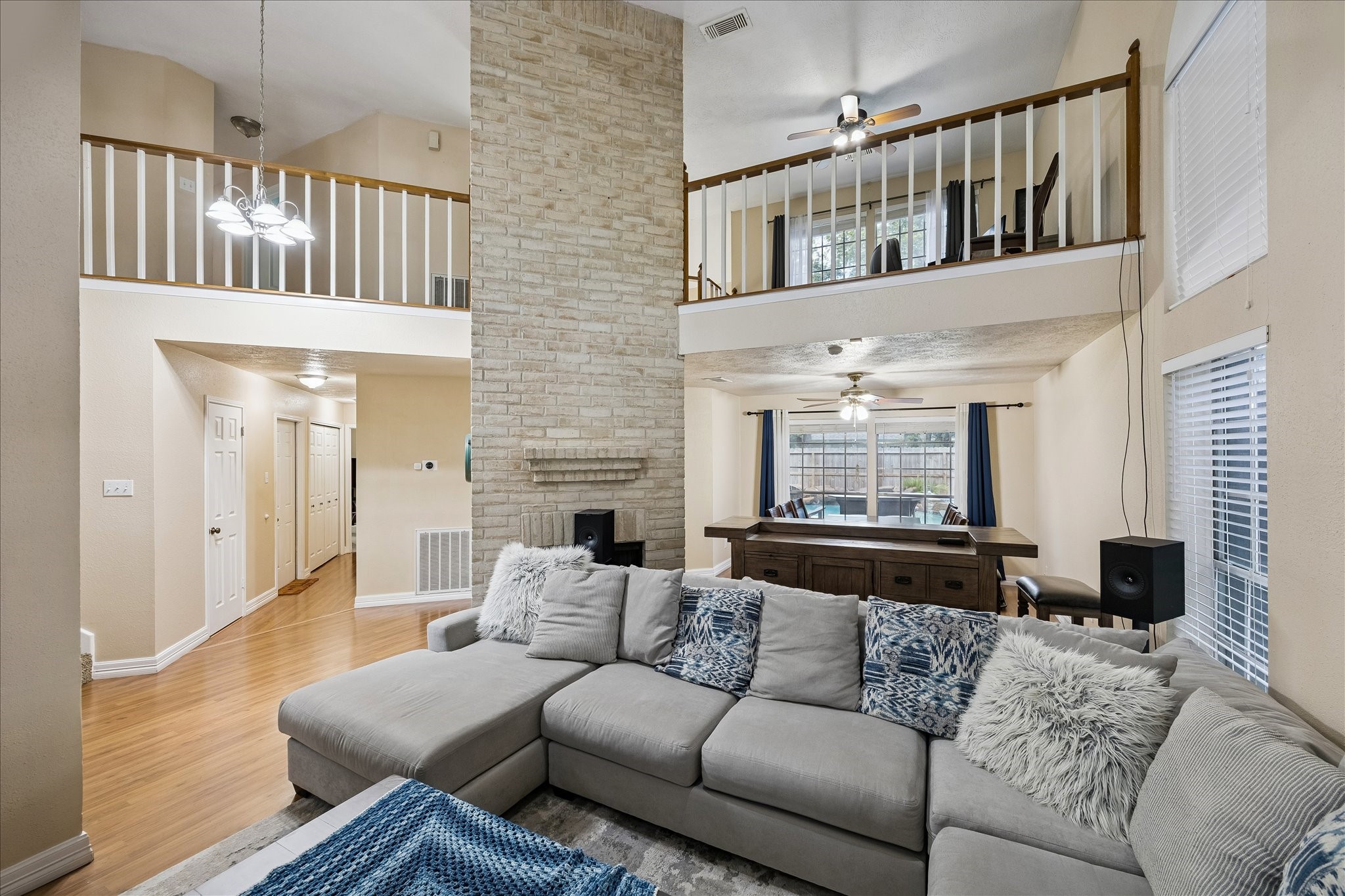 2915 Tower Bridge Court Property Photo 4