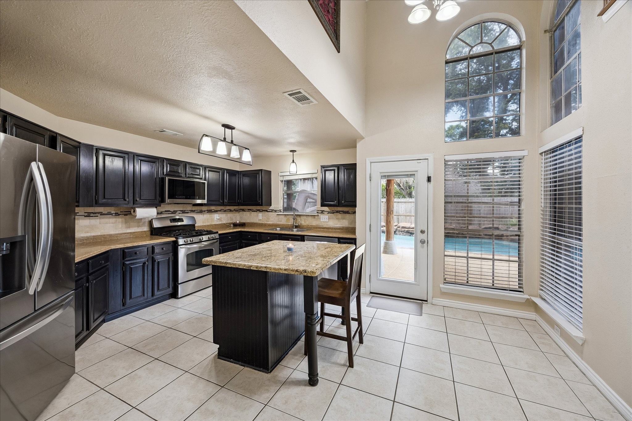 2915 Tower Bridge Court Property Photo 5