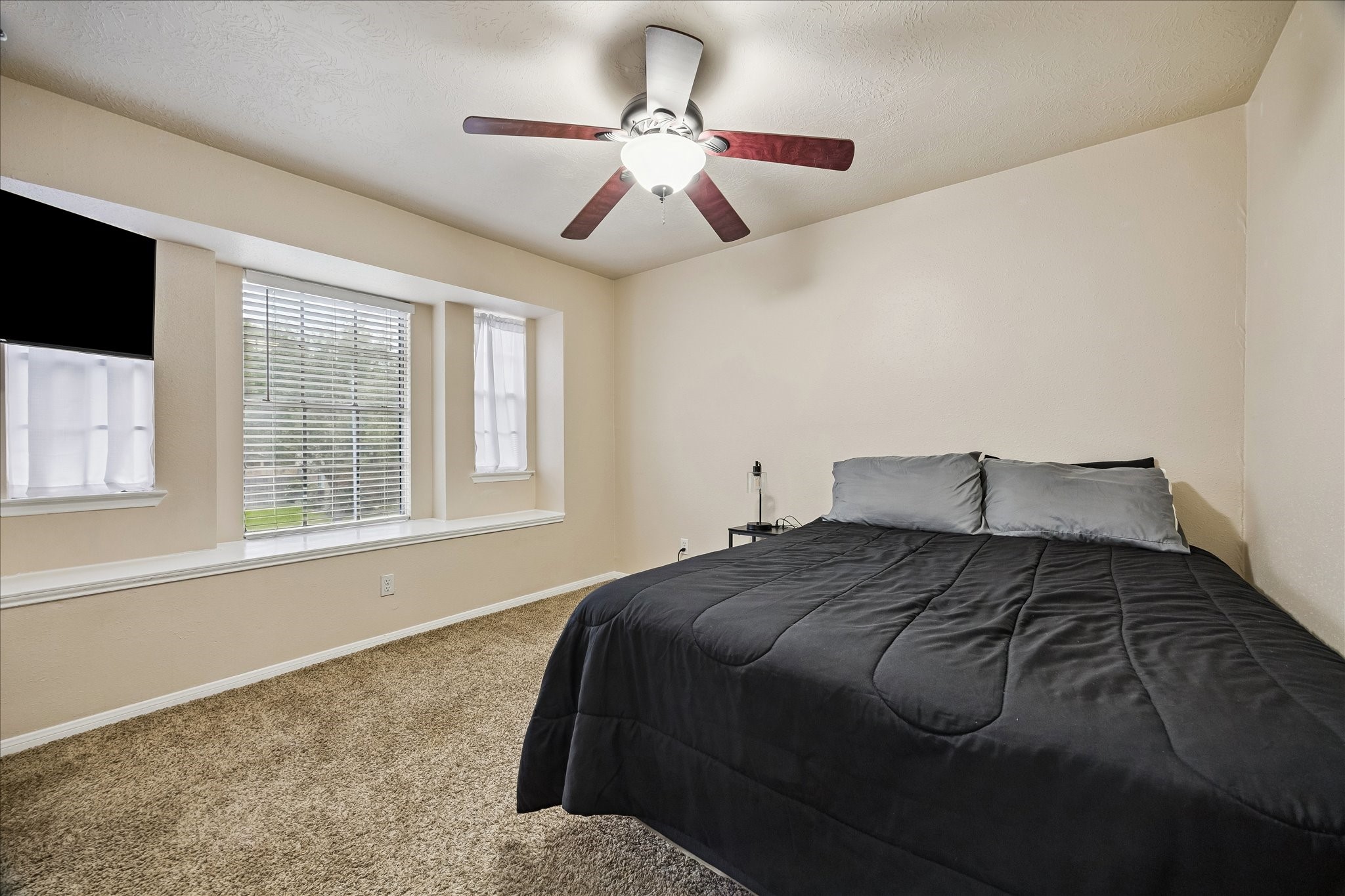 2915 Tower Bridge Court Property Photo 9