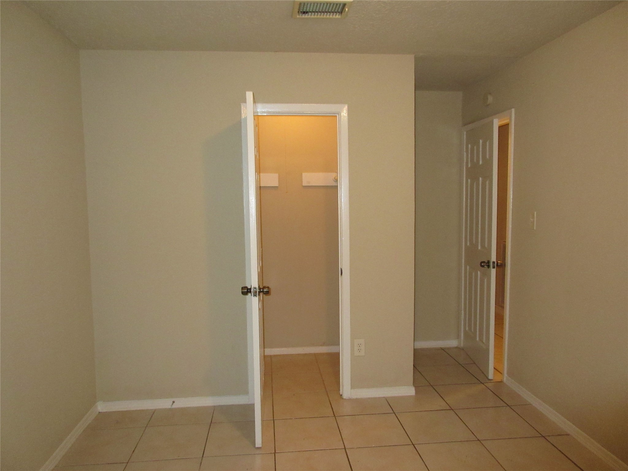 7802 Peacock Par Property Photo 5