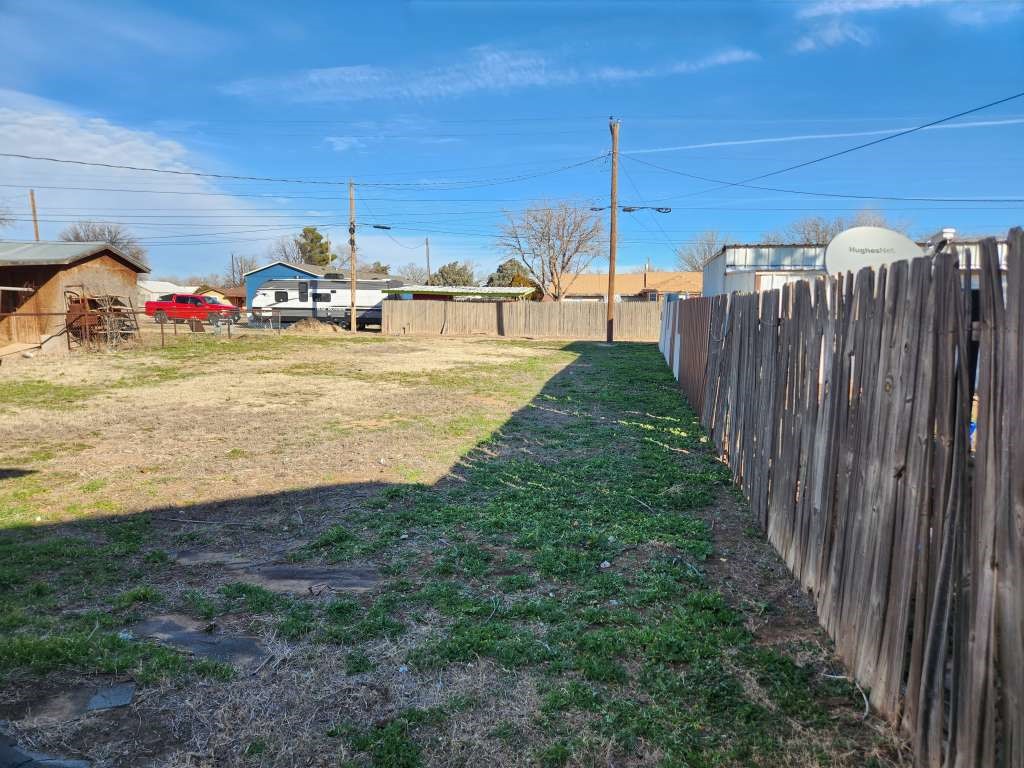 203 Pecan Street Property Photo 14