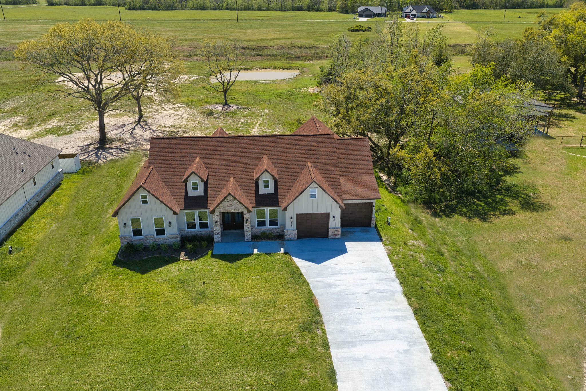 931 Buffalo Trail Property Photo 3