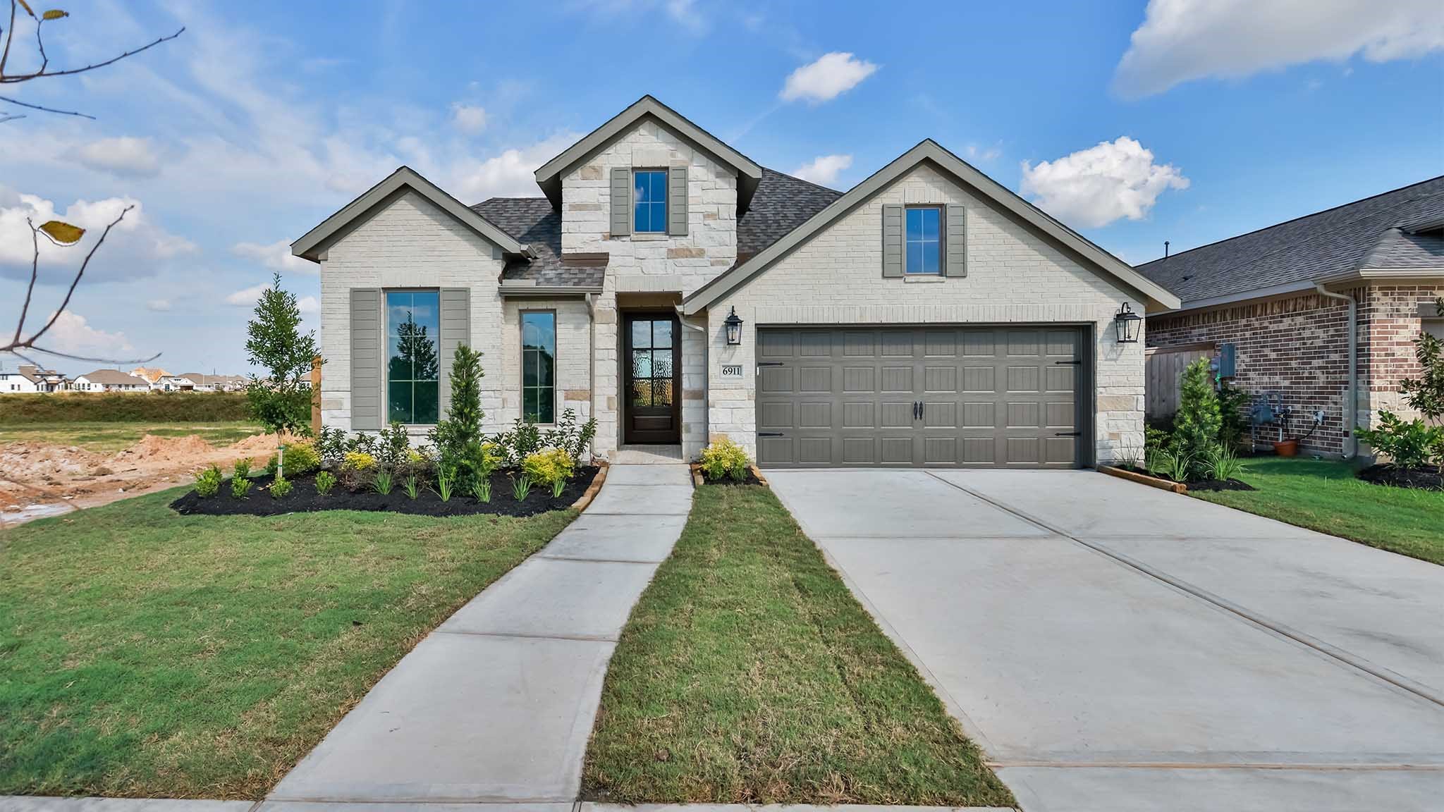 6911 Hollow Farm Drive Property Photo 1