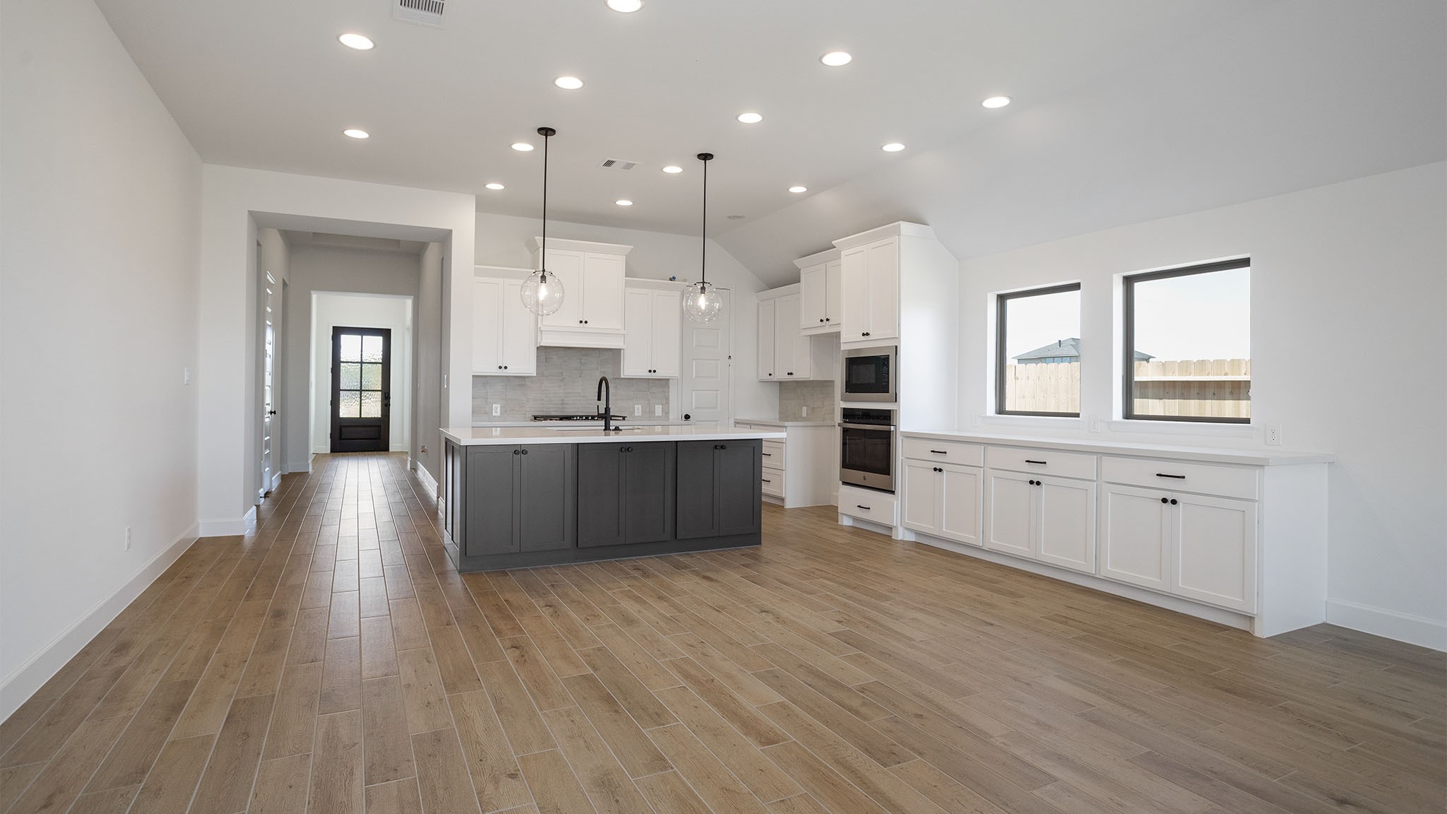 6911 Hollow Farm Drive Property Photo 4
