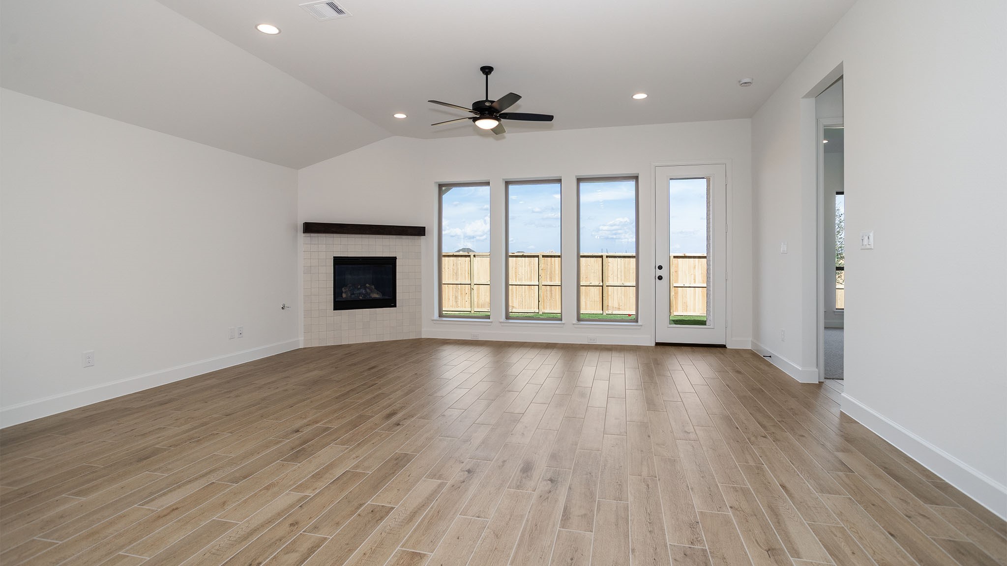 6911 Hollow Farm Drive Property Photo 7