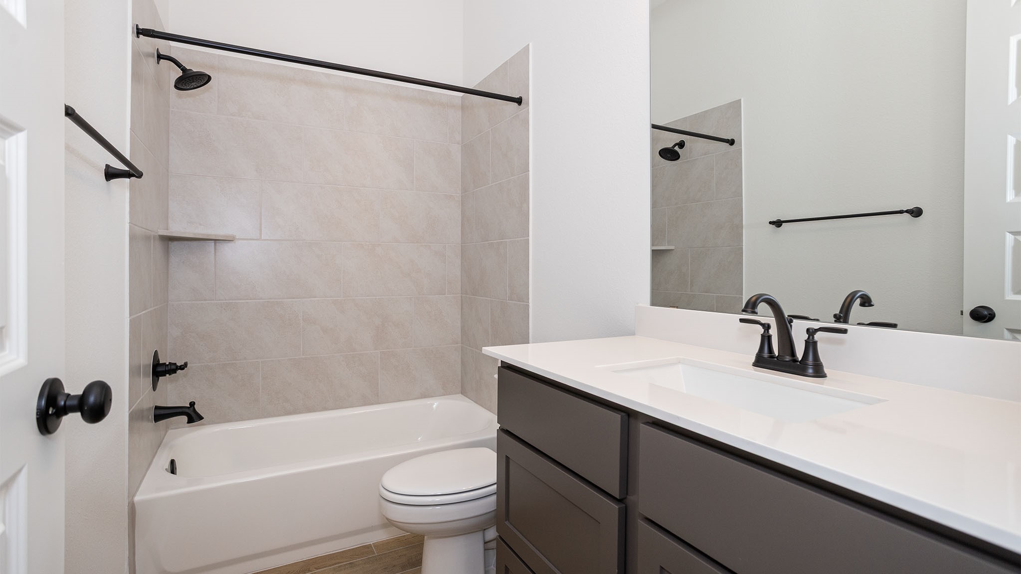 6911 Hollow Farm Drive Property Photo 12