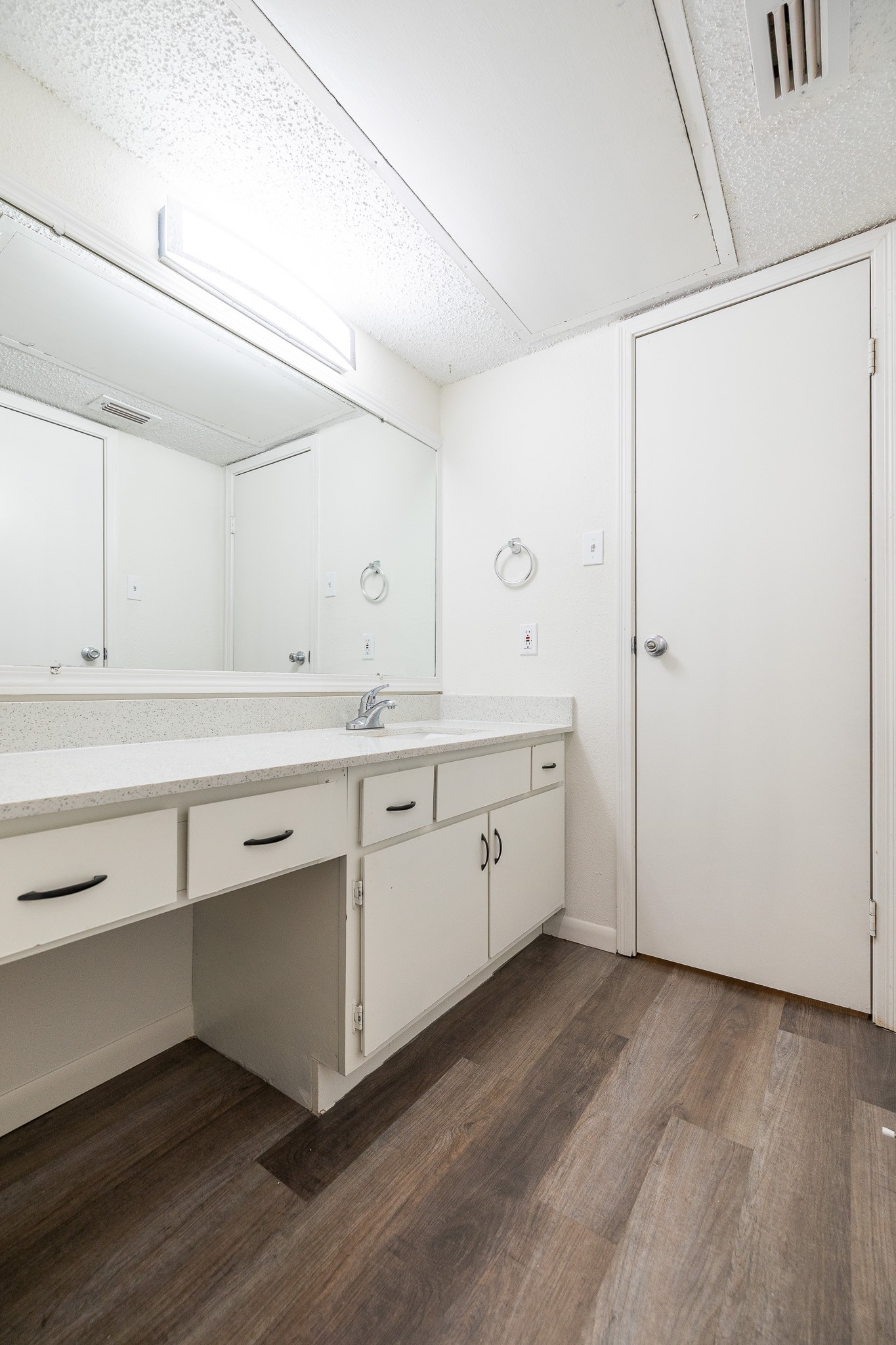2750 Holly Hall Street 1105 Property Photo 17
