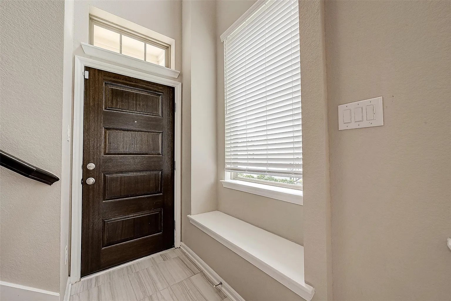 2559 Terrace Point Drive Property Photo 6