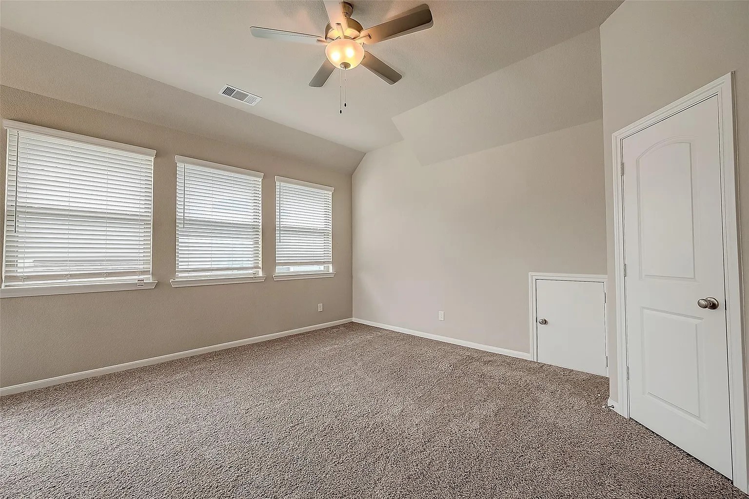 2559 Terrace Point Drive Property Photo 29