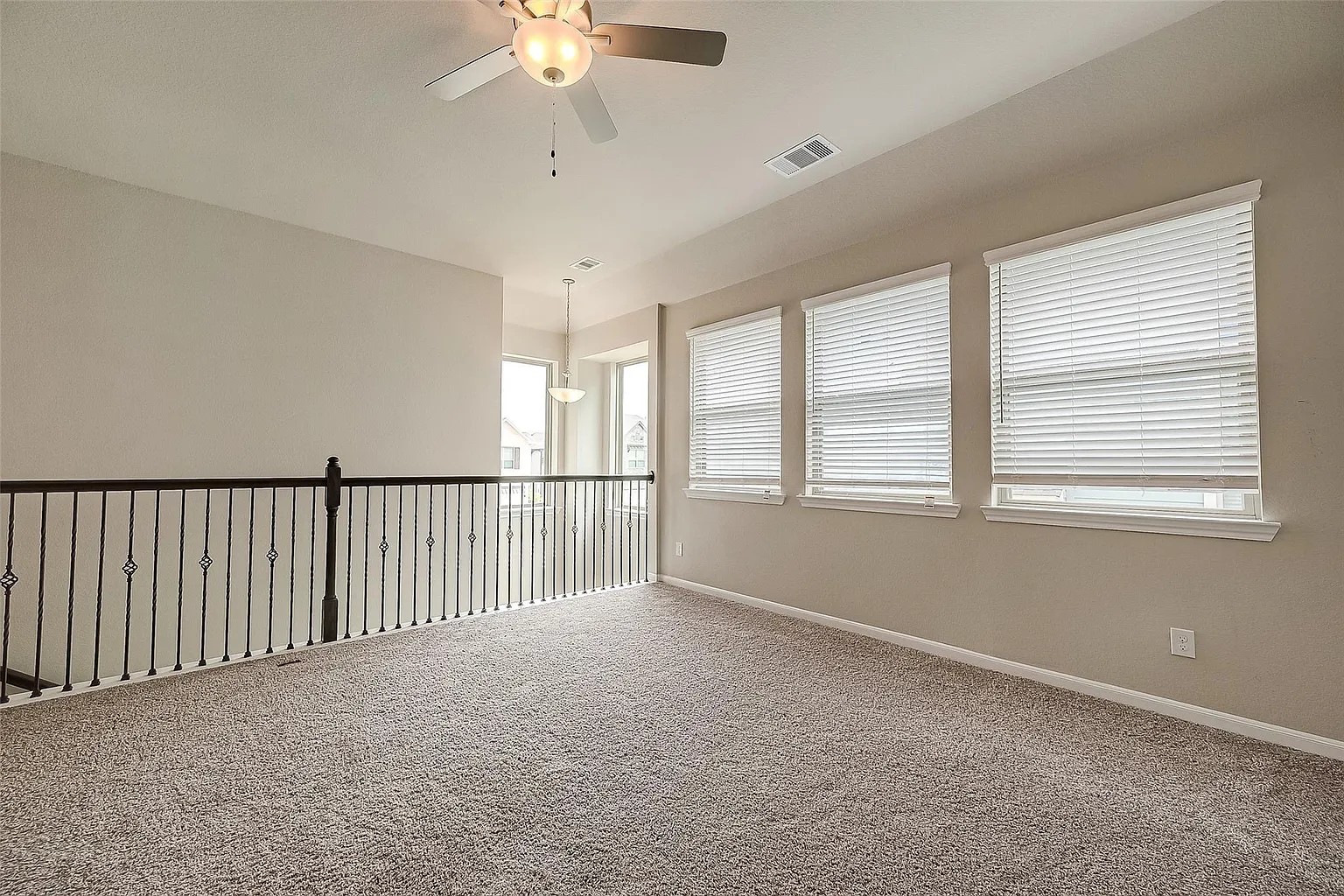 2559 Terrace Point Drive Property Photo 32