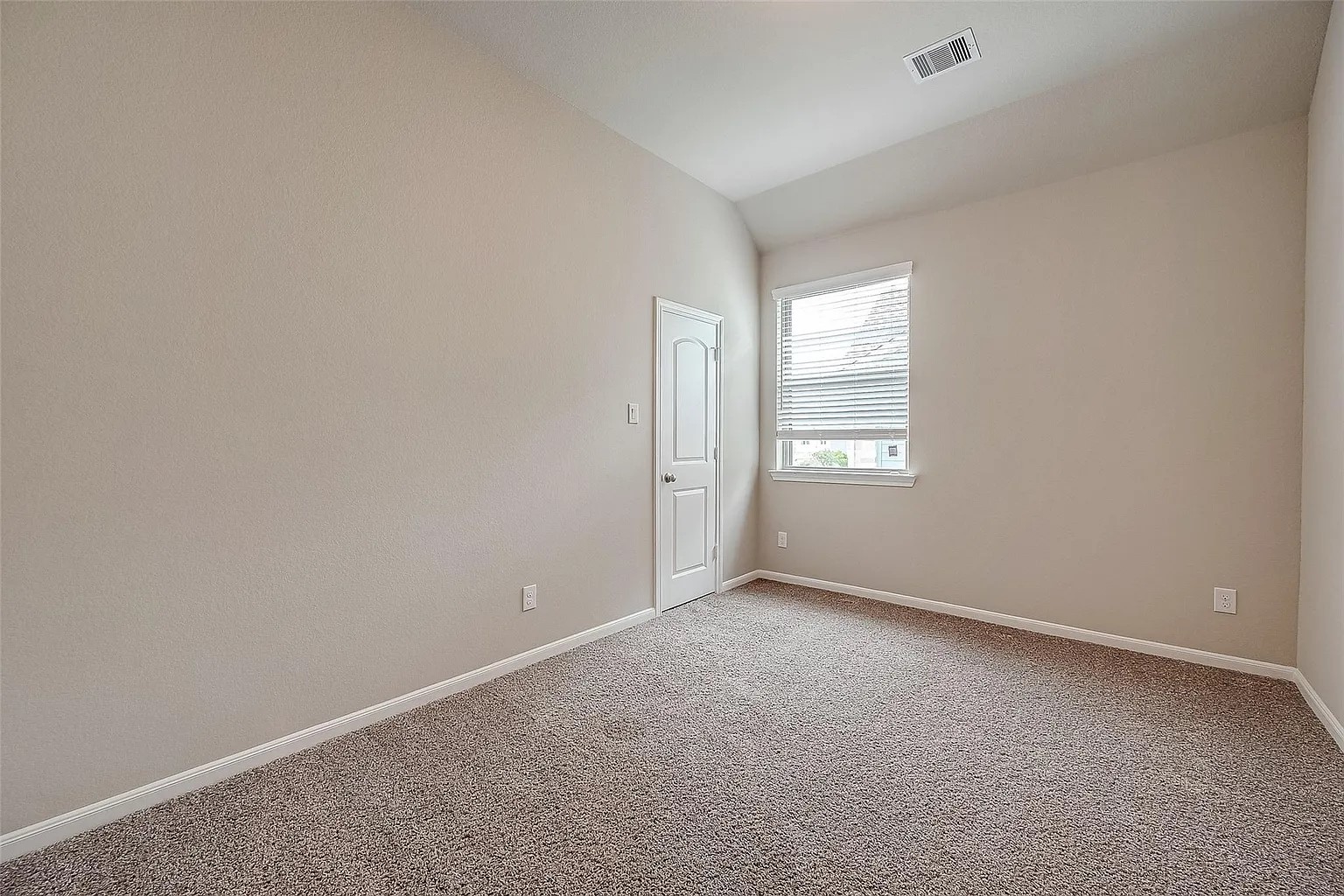 2559 Terrace Point Drive Property Photo 36