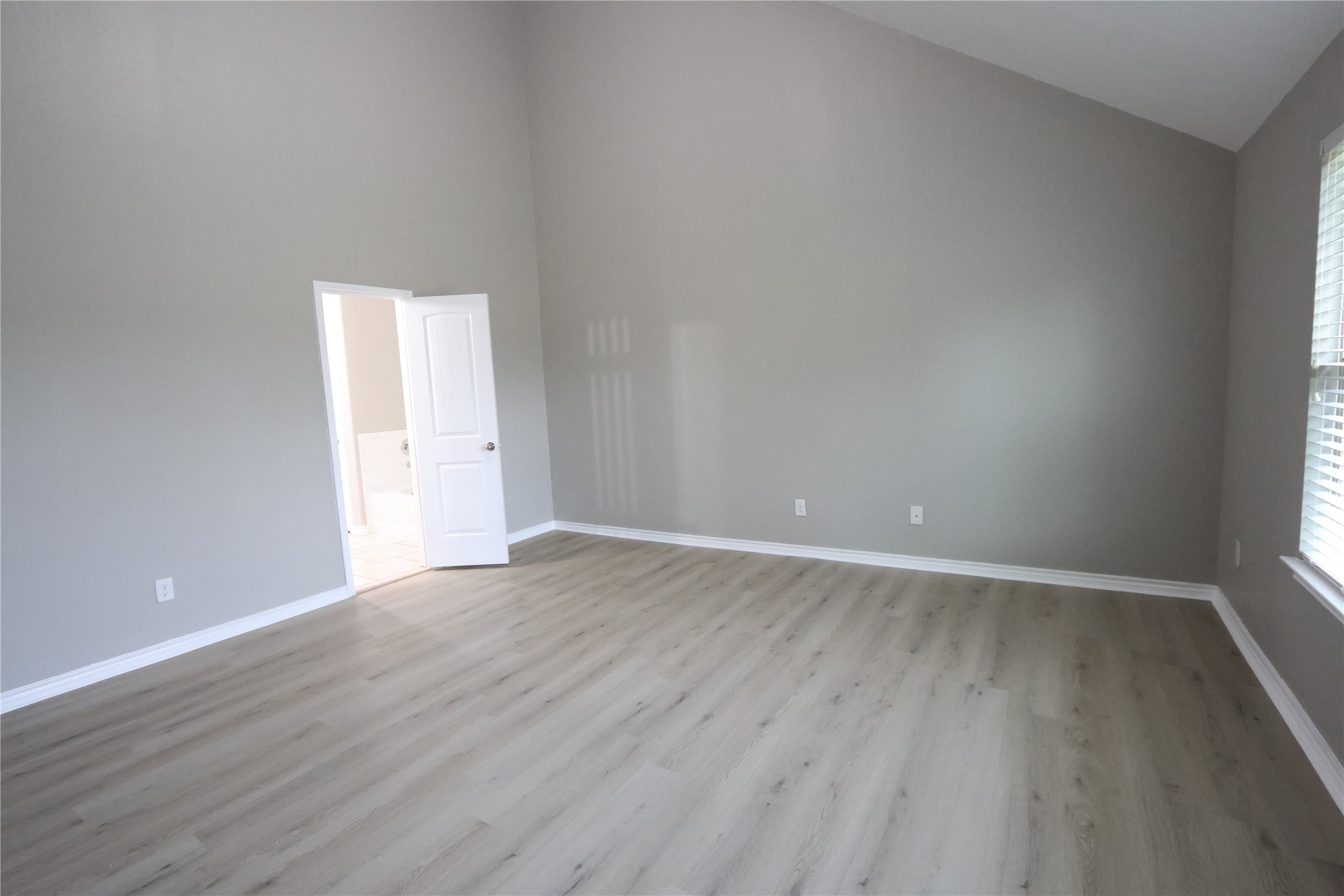 17703 Rose Summit Lane Property Photo 9