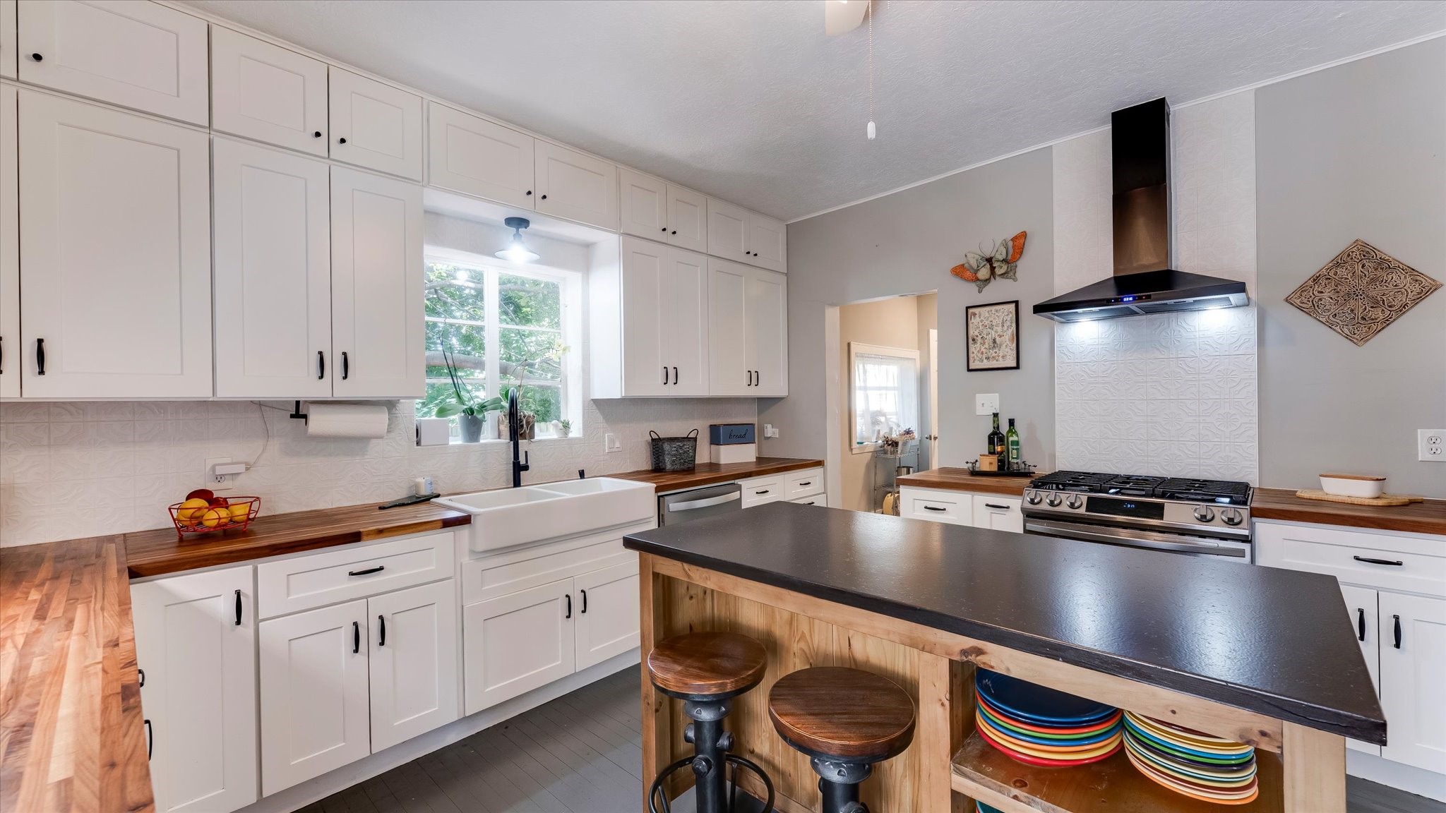 1012 Edwards Street Property Photo 5