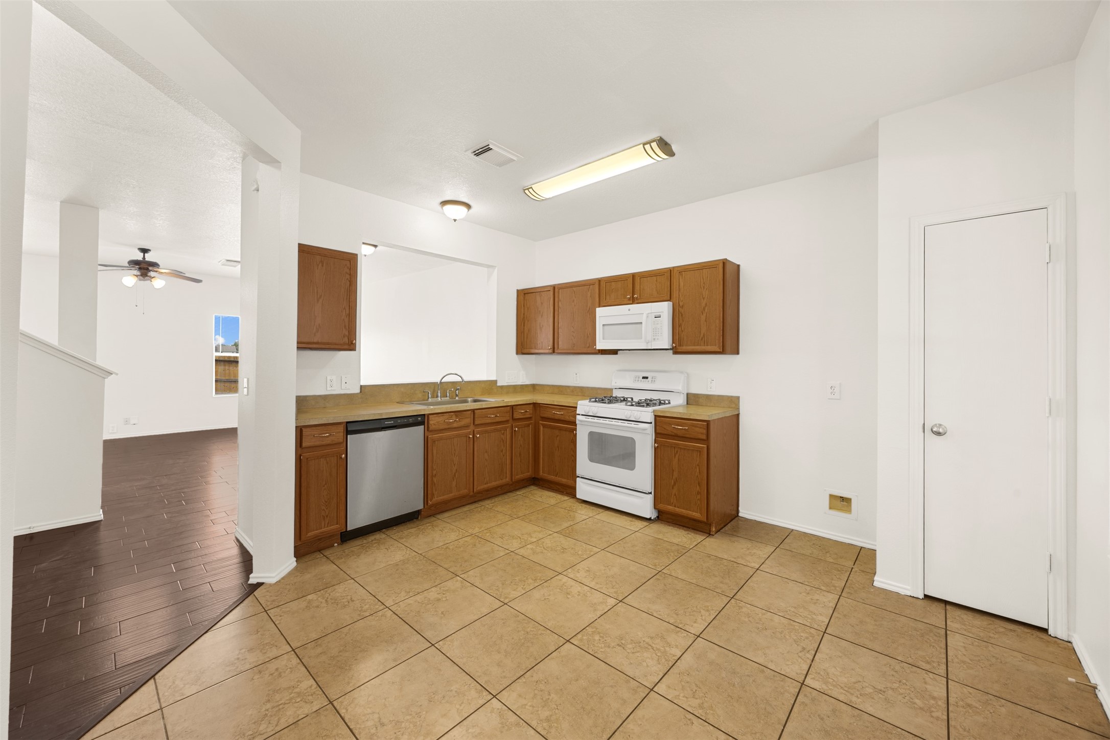 23727 Pebworth Place Property Photo 7