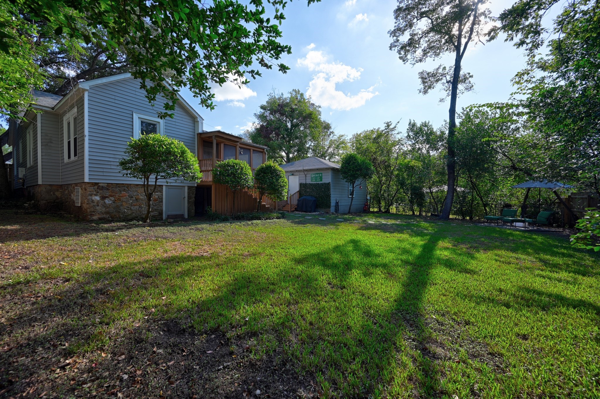 103 E Val Verde Street Property Photo 6