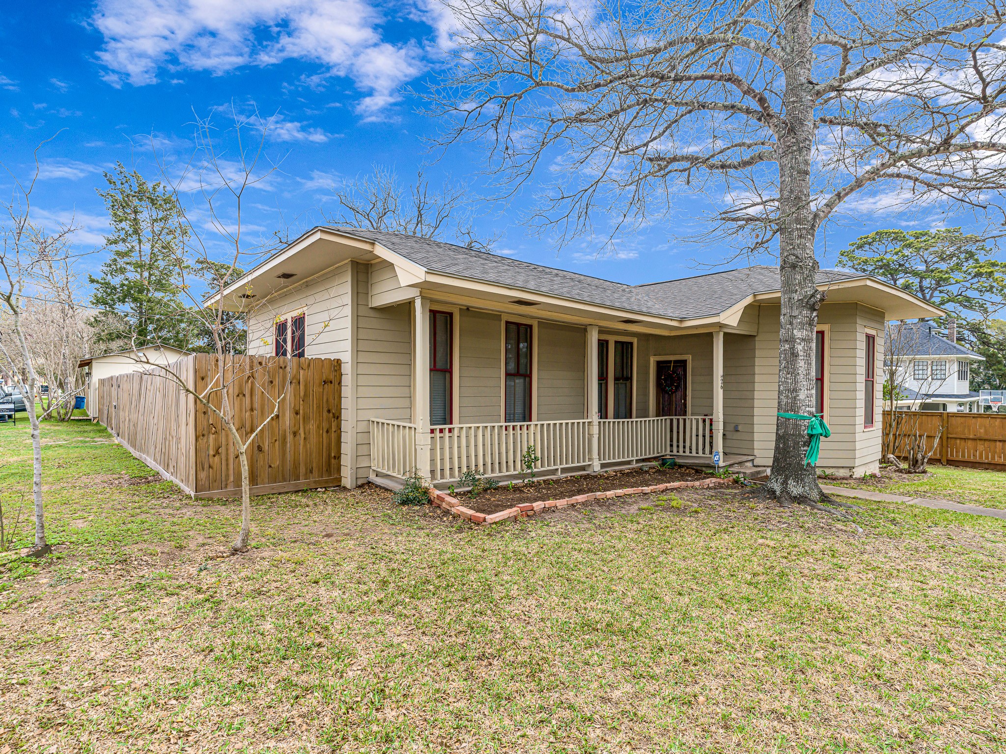26 W Austin Street Property Photo 5