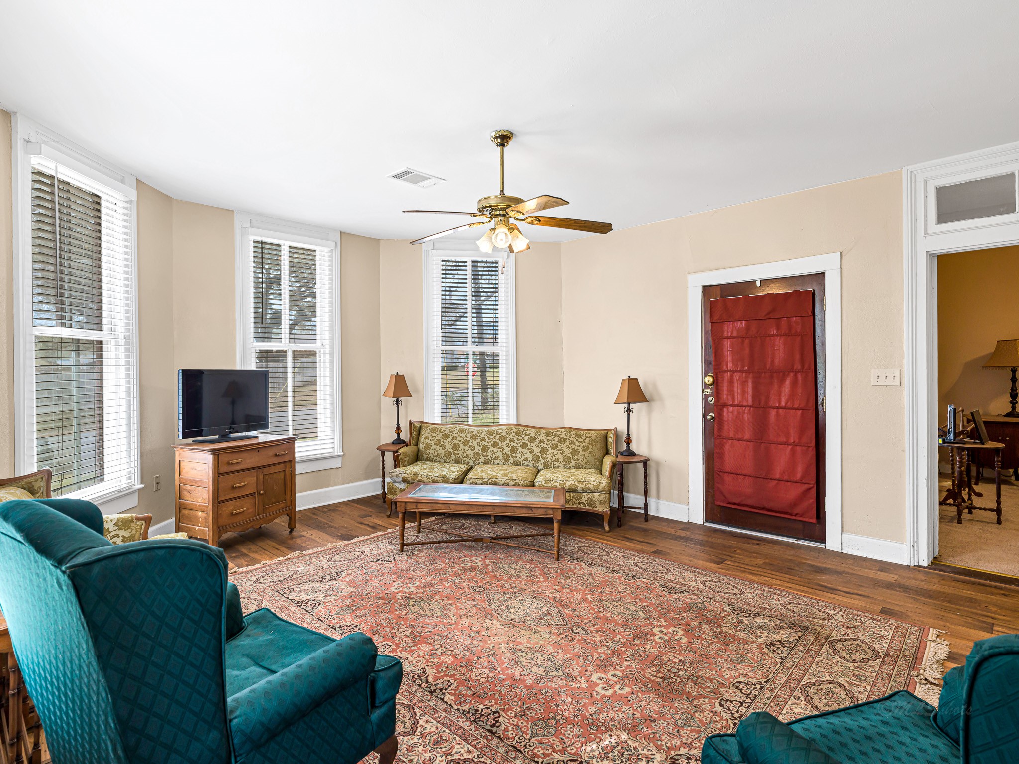 26 W Austin Street Property Photo 8