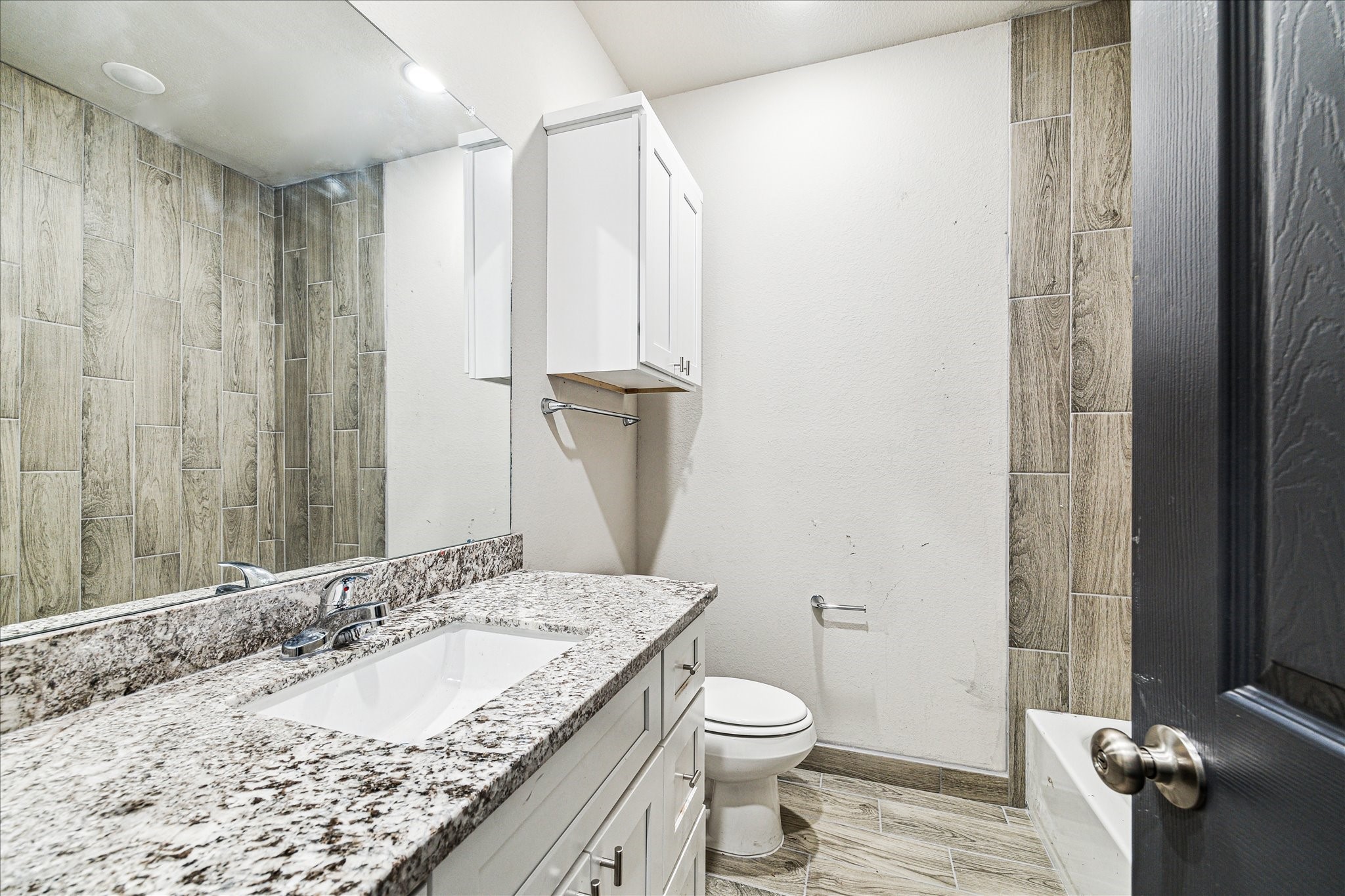 7912 Bowen Street B Property Photo 5