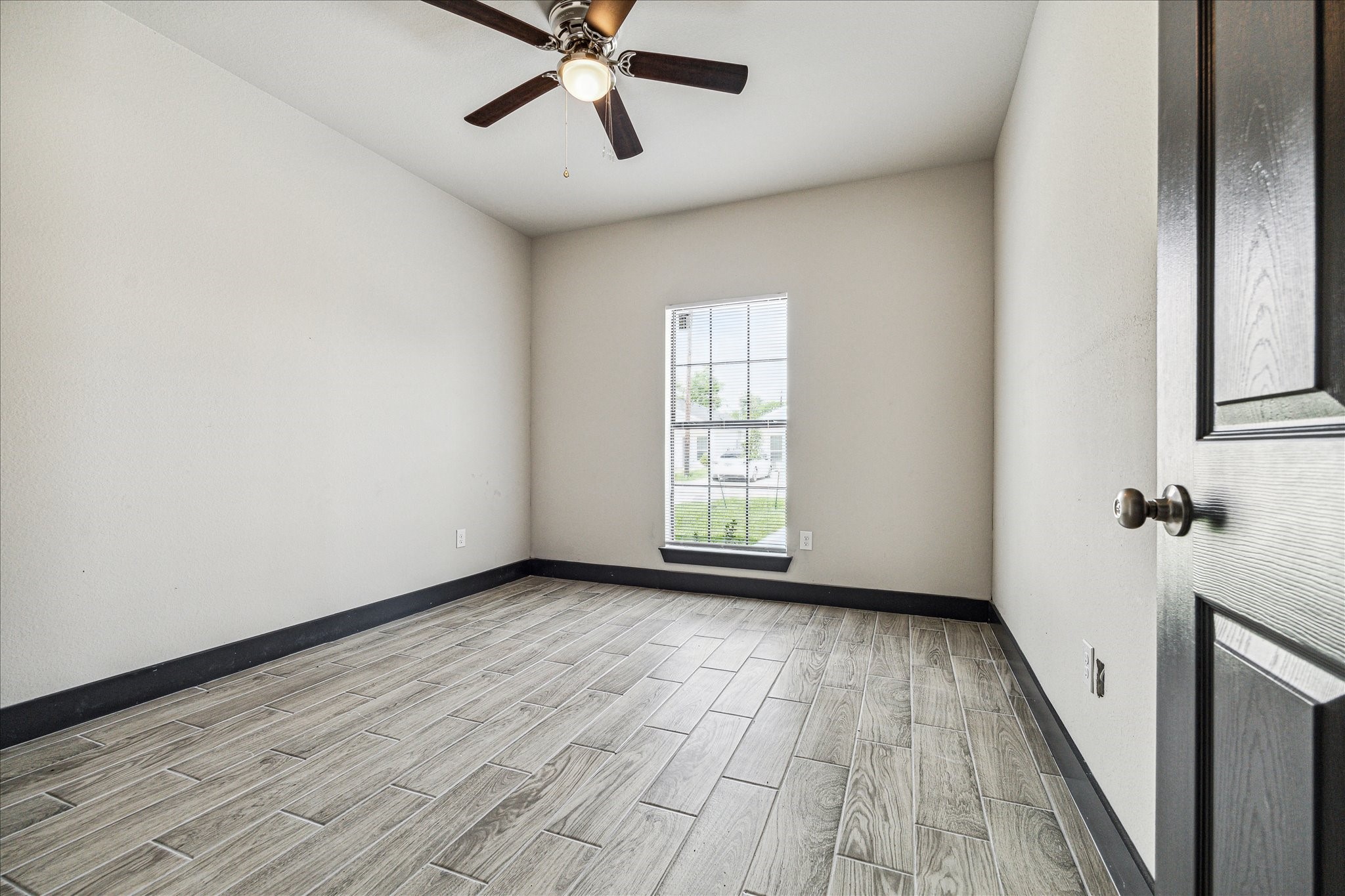 7912 Bowen Street B Property Photo 6