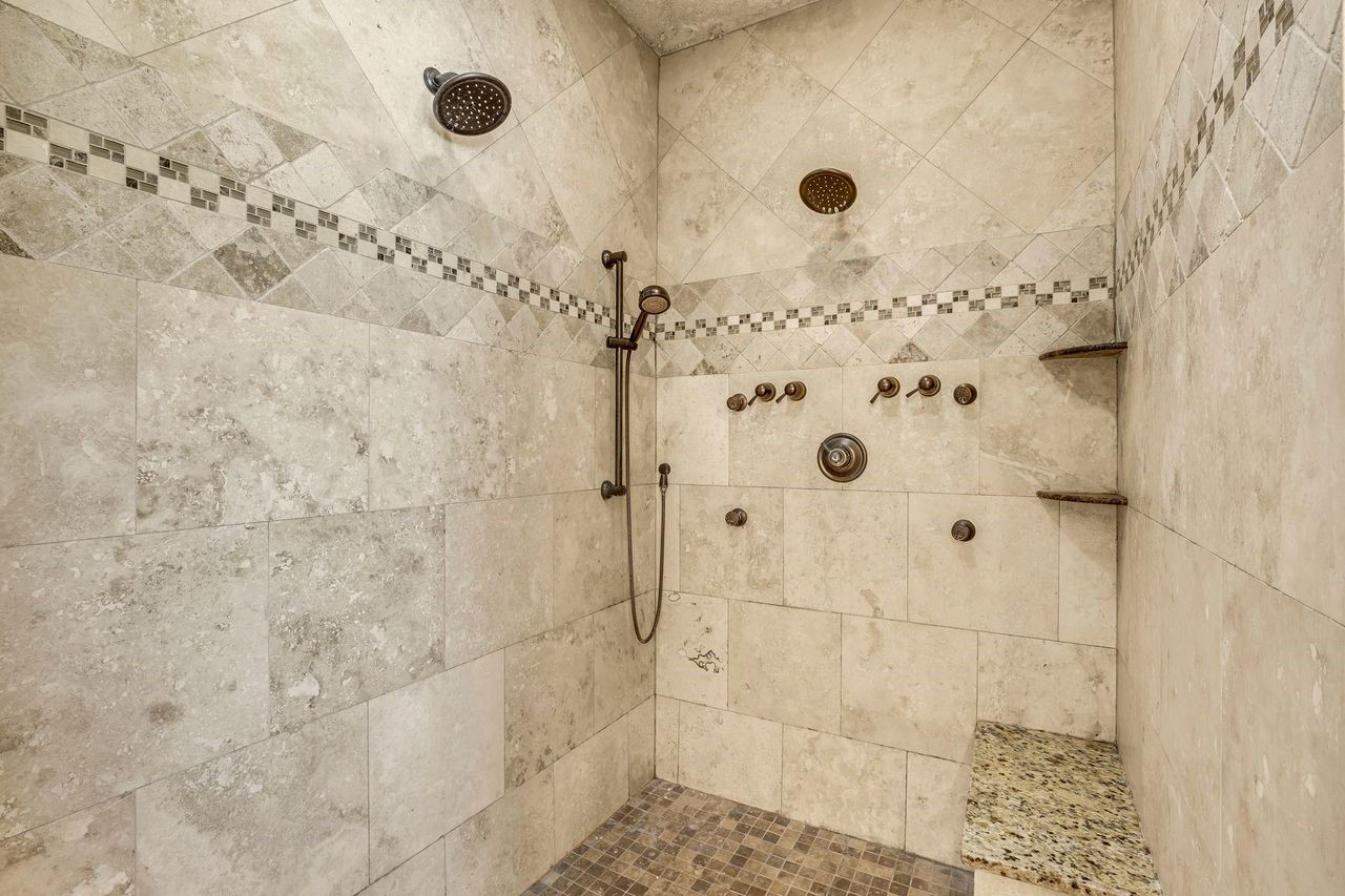 16634 Savannah Drive Property Photo 11